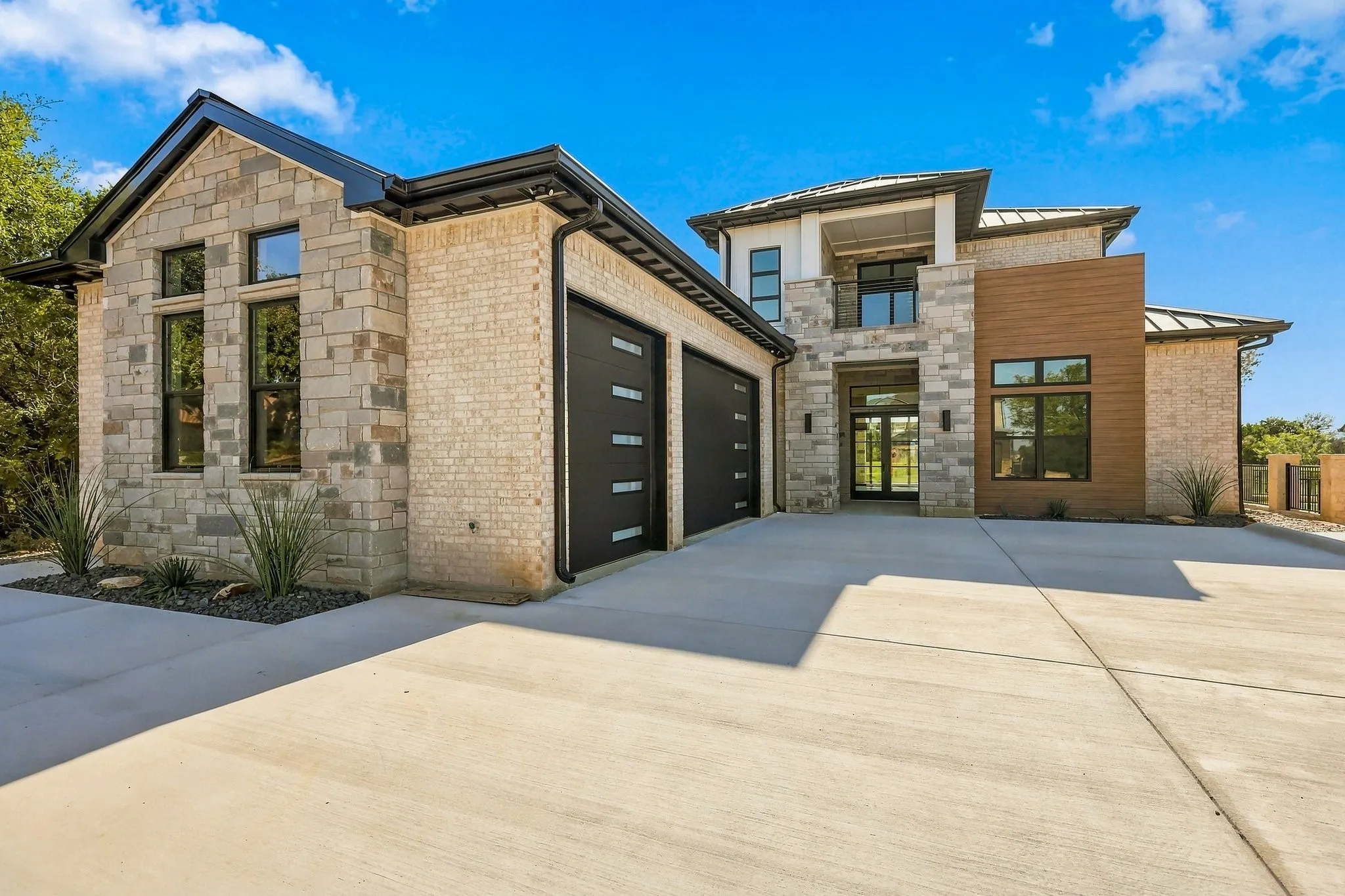 Single Family Residence For Sale in Palo Pinto County , 125 Oyster Bay, Possum Kingdom Lake, Texas 76449, 5 Bedroom, 4 Bathroom, 2 Garage spaces, 2,817 Sqft, built in 2026, New Construction - Incomplete, mls#21132407, Real Estate Agent in Possum Kingdom Lake, Homes For Sale in Palo Pinto county, Homes For Sale in Possum Kingdom Lake, Realtor in Possum Kingdom Lake Texas, Real Estate Brokerage Independent Realty Texas, Luminita Cordes Realtor