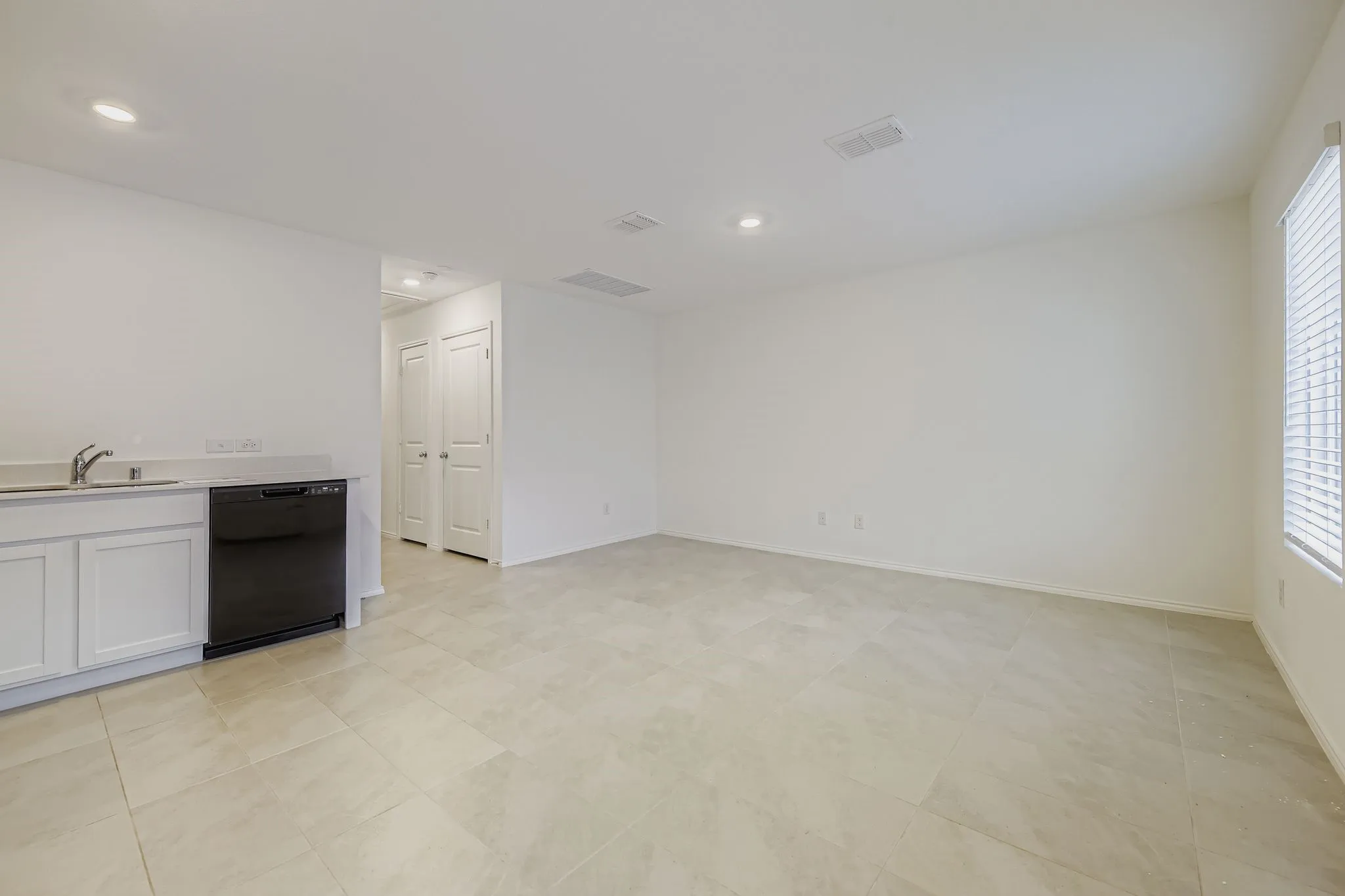Condominium For Sale in Tarrant County , 8739 Cottage Creek Drive 53, Fort Worth, Texas 76123, 2 Bedroom, 2 Bathroom, Garage spaces, 760 Sqft, built in 2023, Preowned, mls#21133407, Real Estate Agent in Fort Worth, Homes For Sale in Tarrant county, Homes For Sale in Fort Worth, Realtor in Fort Worth Texas, Real Estate Brokerage Independent Realty Texas, Luminita Cordes Realtor