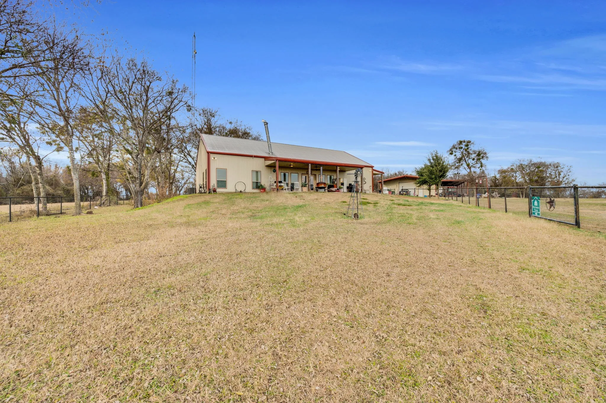 Farm For Sale in Ellis County , 751 Sullivan Road, Ennis, Texas 75119, 4 Bedroom, 3 Bathroom, Garage spaces, 2,720 Sqft, built in 2018, Preowned, mls#21135184, Real Estate Agent in Ennis, Homes For Sale in Ellis county, Homes For Sale in Ennis, Realtor in Ennis Texas, Real Estate Brokerage Independent Realty Texas, Luminita Cordes Realtor