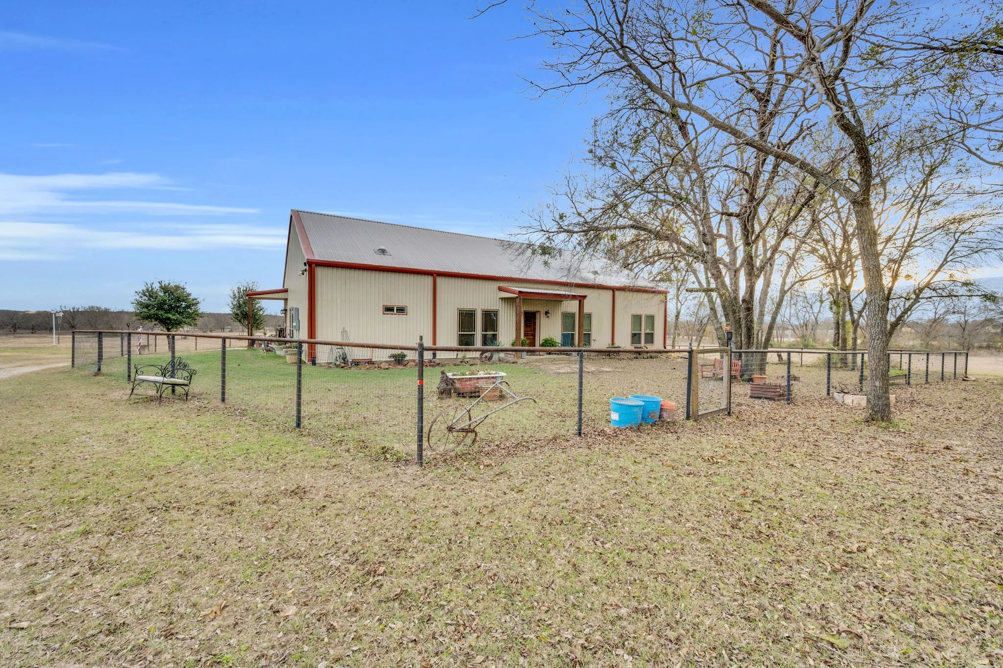 Farm For Sale in Ellis County , 751 Sullivan Road, Ennis, Texas 75119, 4 Bedroom, 3 Bathroom, Garage spaces, 2,720 Sqft, built in 2018, Preowned, mls#21135184, Real Estate Agent in Ennis, Homes For Sale in Ellis county, Homes For Sale in Ennis, Realtor in Ennis Texas, Real Estate Brokerage Independent Realty Texas, Luminita Cordes Realtor