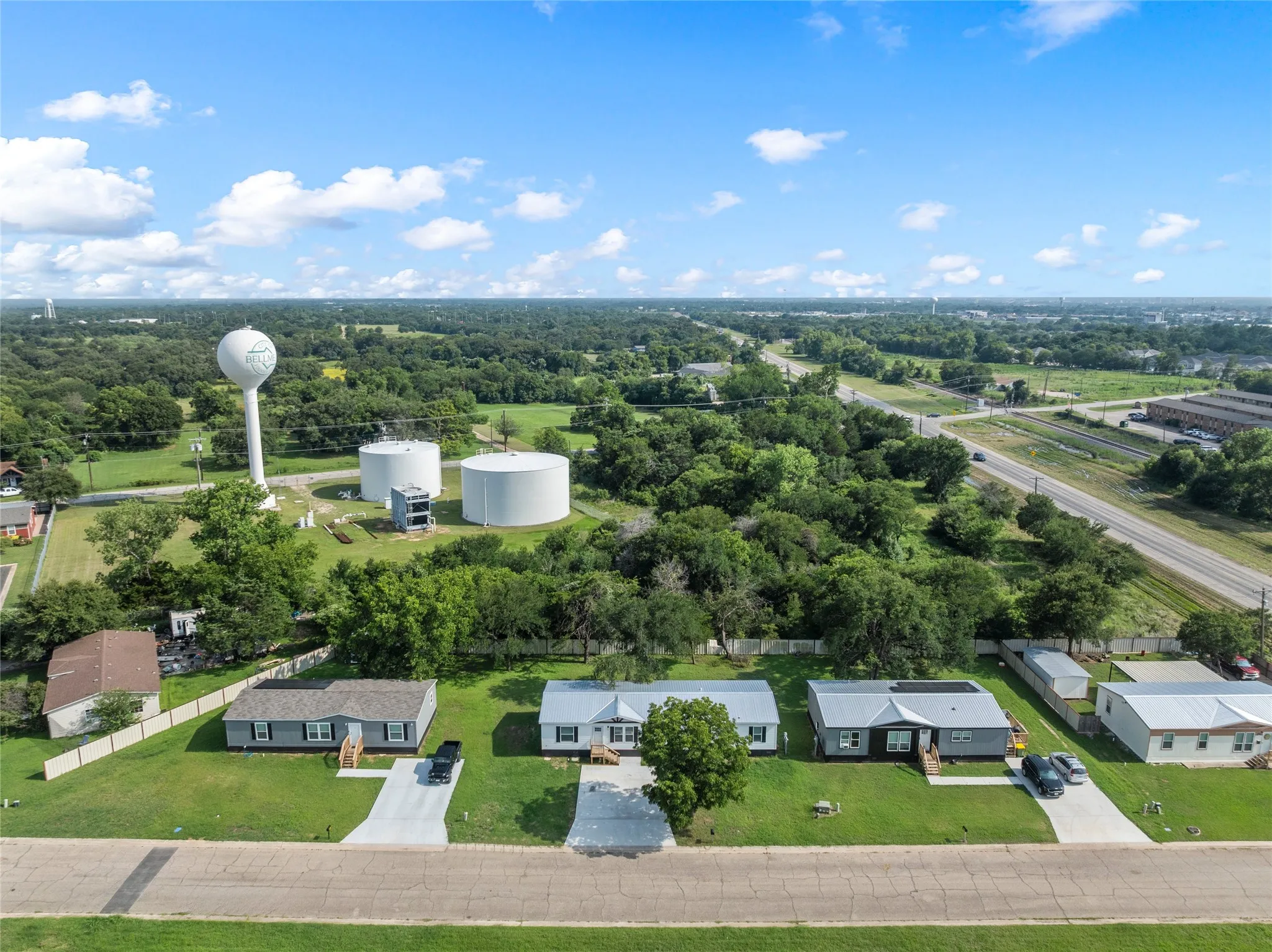 Manufactured Home For Sale in Mc Lennan County , 4405 ROCKING K Drive, Bellmead, Texas 76705, 4 Bedroom, 2 Bathroom, Garage spaces, 1,786 Sqft, built in 2025, mls#21126026, Real Estate Agent in Bellmead, Homes For Sale in Mc Lennan county, Homes For Sale in Bellmead, Realtor in Bellmead Texas, Real Estate Brokerage Independent Realty Texas, Luminita Cordes Realtor