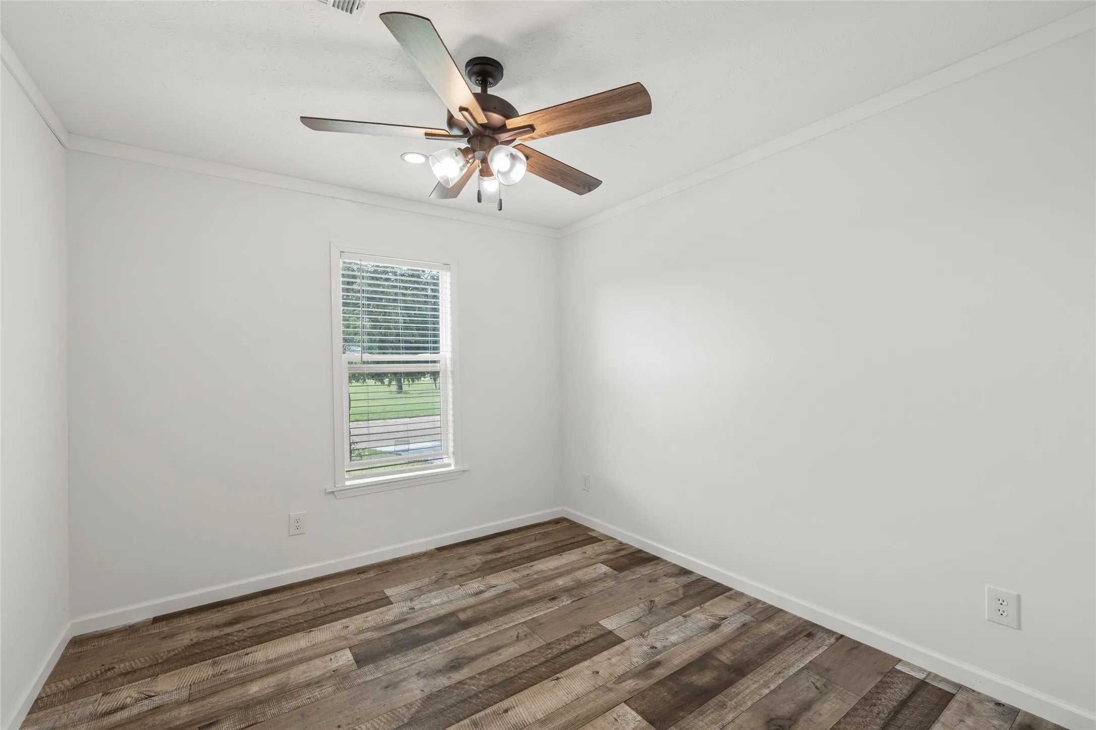 Manufactured Home For Sale in Mc Lennan County , 4405 ROCKING K Drive, Bellmead, Texas 76705, 4 Bedroom, 2 Bathroom, Garage spaces, 1,786 Sqft, built in 2025, mls#21126026, Real Estate Agent in Bellmead, Homes For Sale in Mc Lennan county, Homes For Sale in Bellmead, Realtor in Bellmead Texas, Real Estate Brokerage Independent Realty Texas, Luminita Cordes Realtor