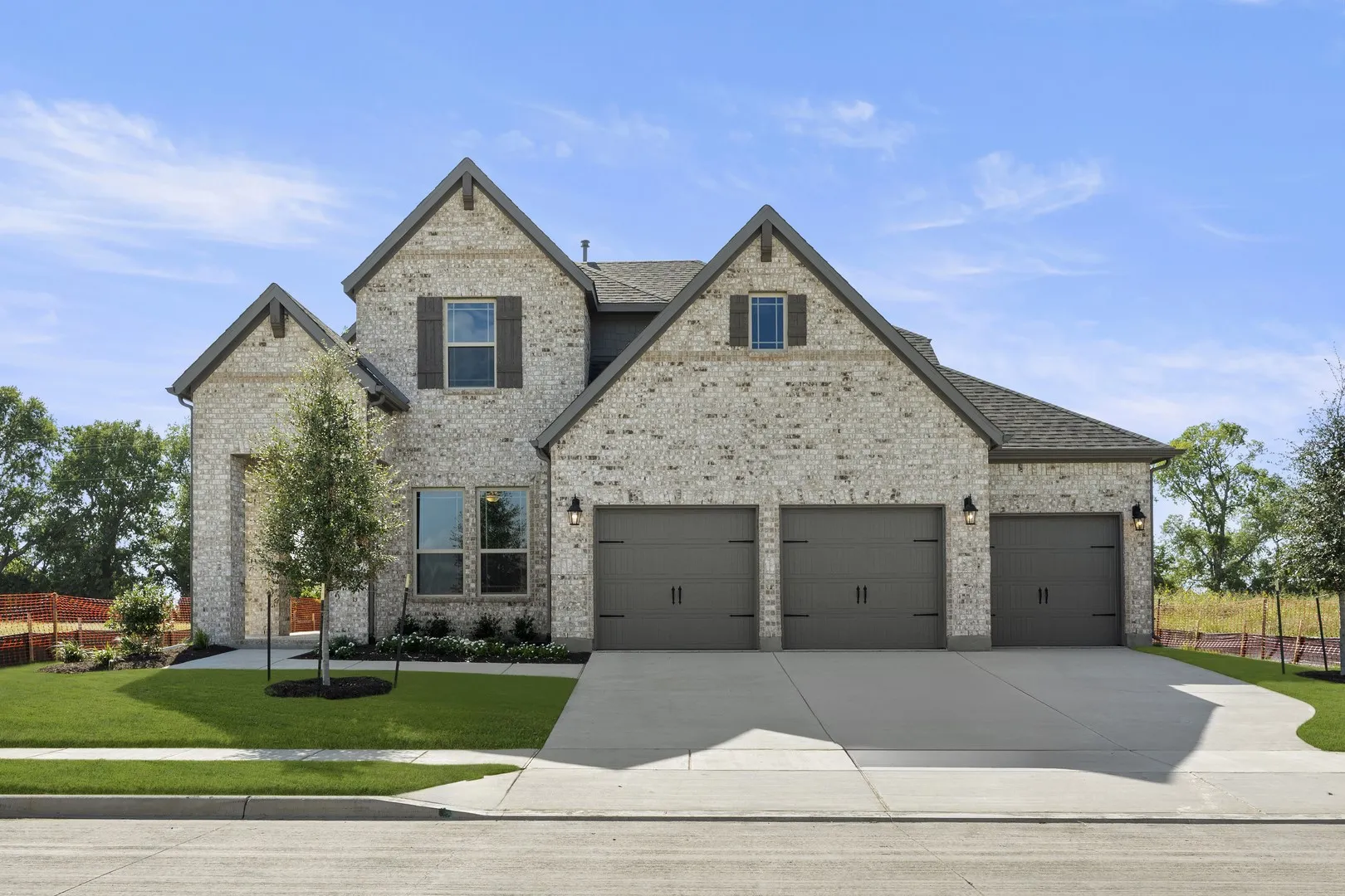 Single Family Residence For Sale in Grayson County , 1424 Rio Grande Street, Van Alstyne, Texas 75495, 5 Bedroom, 4 Bathroom, 2 Garage spaces, 3,618 Sqft, built in 2025, New Construction - Complete, mls#21136083, Real Estate Agent in Van Alstyne, Homes For Sale in Grayson county, Homes For Sale in Van Alstyne, Realtor in Van Alstyne Texas, Real Estate Brokerage Independent Realty Texas, Luminita Cordes Realtor