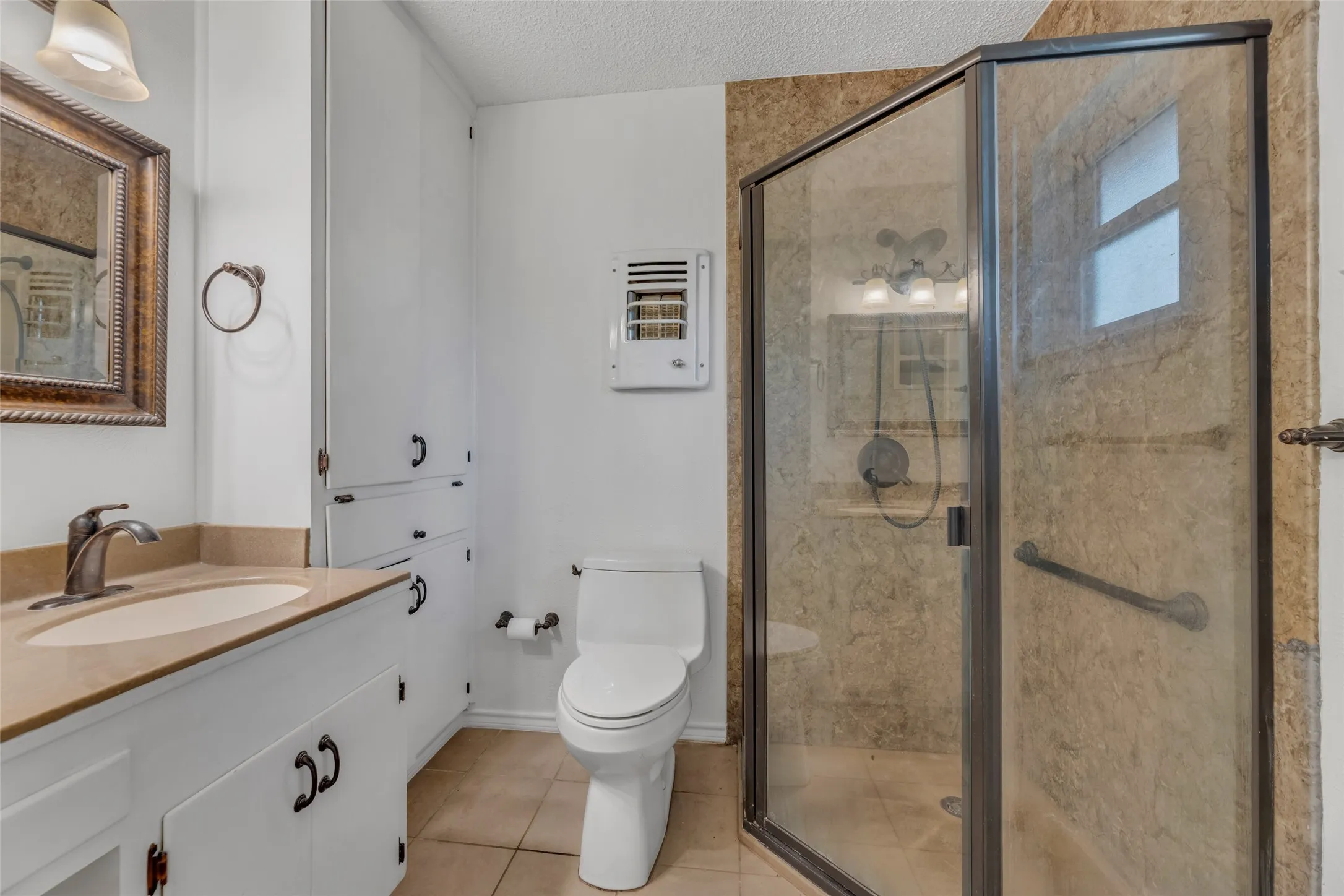 Single Family Residence For Sale in Tarrant County , 204 Juniper Street, Mansfield, Texas 76063, 3 Bedrooms, 2 Bathrooms, Garage spaces, 2,413 Sqft, built in 1963, Price $324,900, mls#21133088, Real Estate Agent in Mansfield, Homes For Sale in Tarrant county, Homes For Sale in Mansfield, Realtor in Mansfield Texas, Real Estate Brokerage Independent Realty Texas, Luminita Cordes Realtor