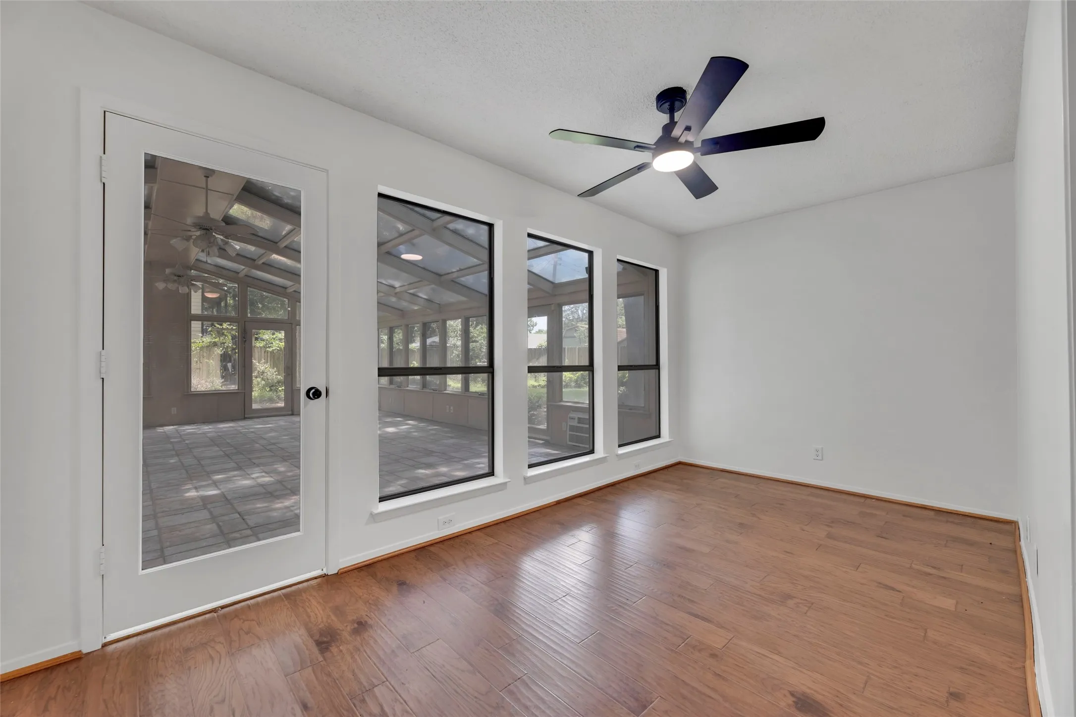 Single Family Residence For Sale in Tarrant County , 204 Juniper Street, Mansfield, Texas 76063, 3 Bedrooms, 2 Bathrooms, Garage spaces, 2,413 Sqft, built in 1963, Price $324,900, mls#21133088, Real Estate Agent in Mansfield, Homes For Sale in Tarrant county, Homes For Sale in Mansfield, Realtor in Mansfield Texas, Real Estate Brokerage Independent Realty Texas, Luminita Cordes Realtor