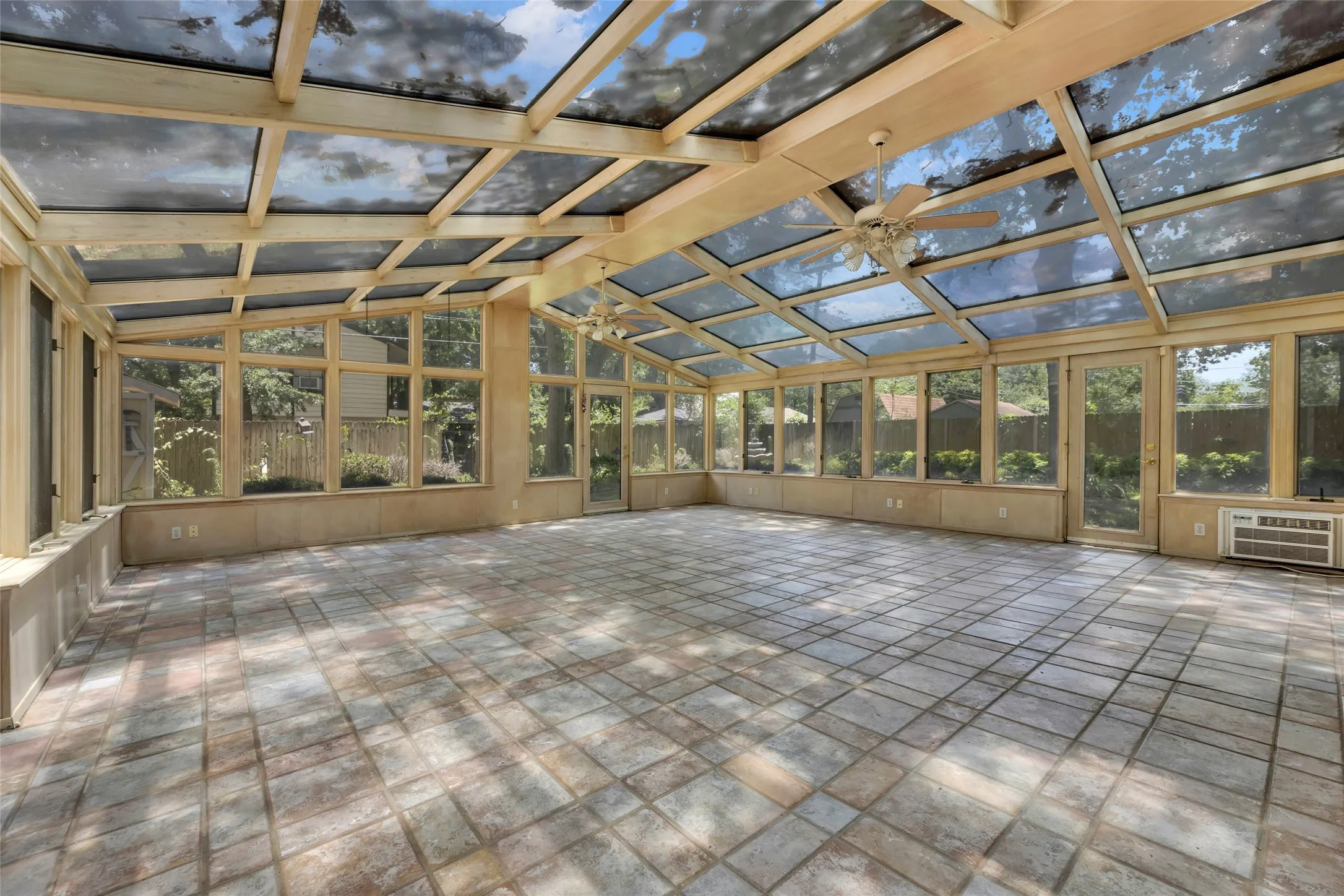 Single Family Residence For Sale in Tarrant County , 204 Juniper Street, Mansfield, Texas 76063, 3 Bedrooms, 2 Bathrooms, Garage spaces, 2,413 Sqft, built in 1963, Price $324,900, mls#21133088, Real Estate Agent in Mansfield, Homes For Sale in Tarrant county, Homes For Sale in Mansfield, Realtor in Mansfield Texas, Real Estate Brokerage Independent Realty Texas, Luminita Cordes Realtor