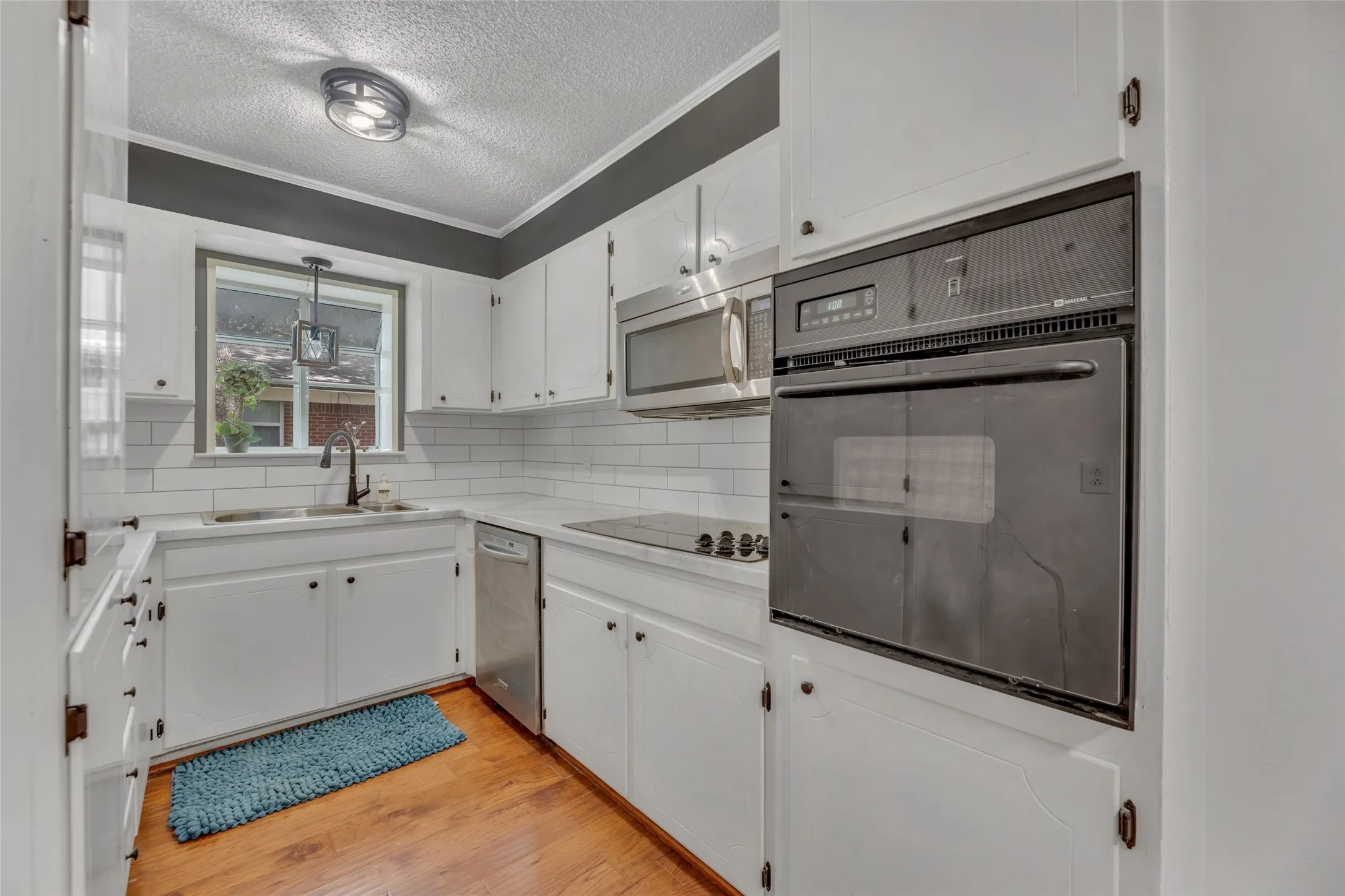 Single Family Residence For Sale in Tarrant County , 204 Juniper Street, Mansfield, Texas 76063, 3 Bedrooms, 2 Bathrooms, Garage spaces, 2,413 Sqft, built in 1963, Price $324,900, mls#21133088, Real Estate Agent in Mansfield, Homes For Sale in Tarrant county, Homes For Sale in Mansfield, Realtor in Mansfield Texas, Real Estate Brokerage Independent Realty Texas, Luminita Cordes Realtor