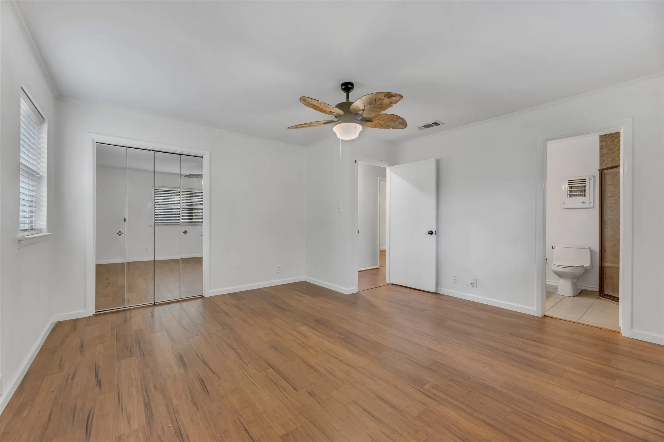 Single Family Residence For Sale in Tarrant County , 204 Juniper Street, Mansfield, Texas 76063, 3 Bedrooms, 2 Bathrooms, Garage spaces, 2,413 Sqft, built in 1963, Price $324,900, mls#21133088, Real Estate Agent in Mansfield, Homes For Sale in Tarrant county, Homes For Sale in Mansfield, Realtor in Mansfield Texas, Real Estate Brokerage Independent Realty Texas, Luminita Cordes Realtor