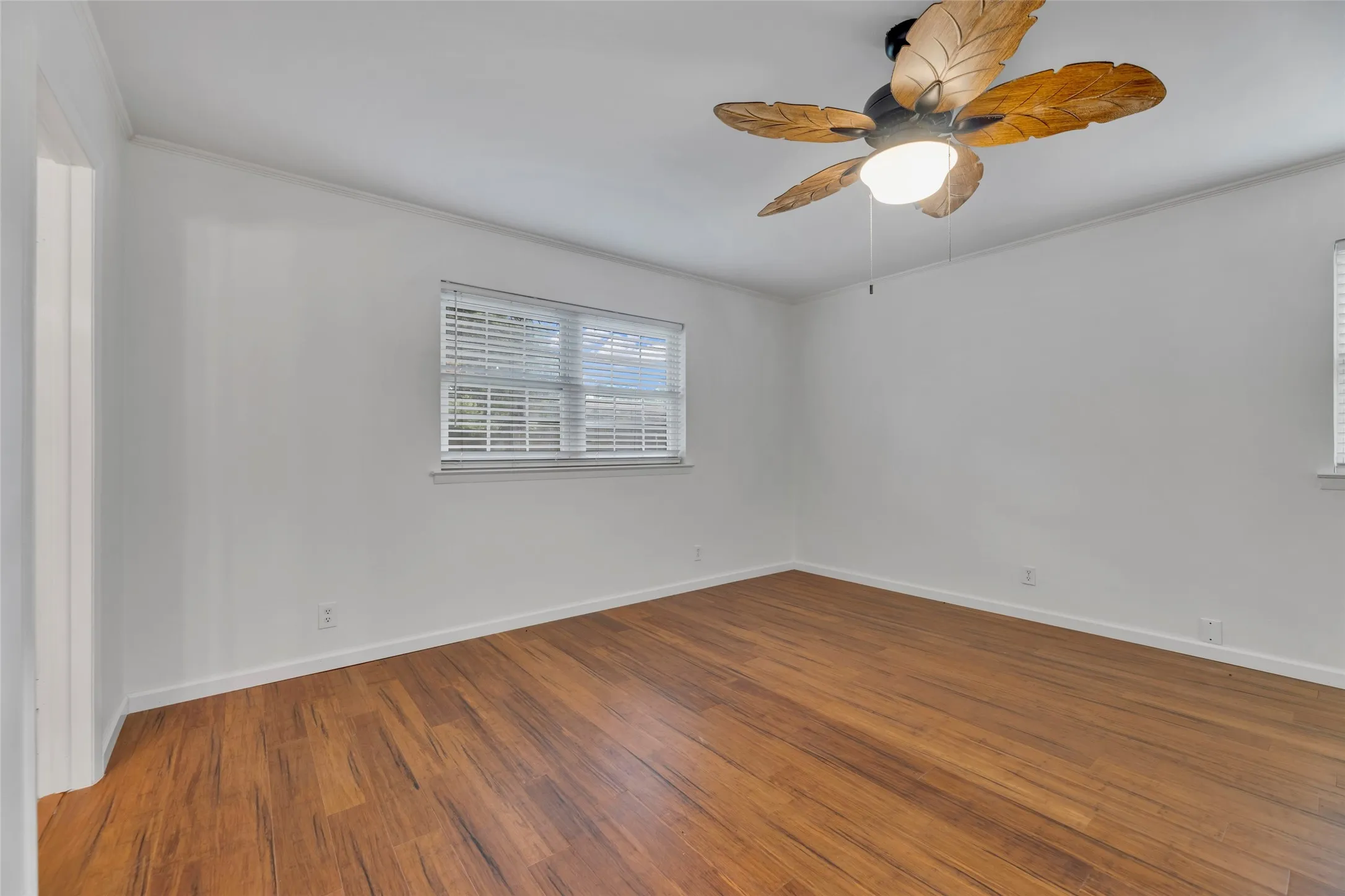 Single Family Residence For Sale in Tarrant County , 204 Juniper Street, Mansfield, Texas 76063, 3 Bedrooms, 2 Bathrooms, Garage spaces, 2,413 Sqft, built in 1963, Price $324,900, mls#21133088, Real Estate Agent in Mansfield, Homes For Sale in Tarrant county, Homes For Sale in Mansfield, Realtor in Mansfield Texas, Real Estate Brokerage Independent Realty Texas, Luminita Cordes Realtor
