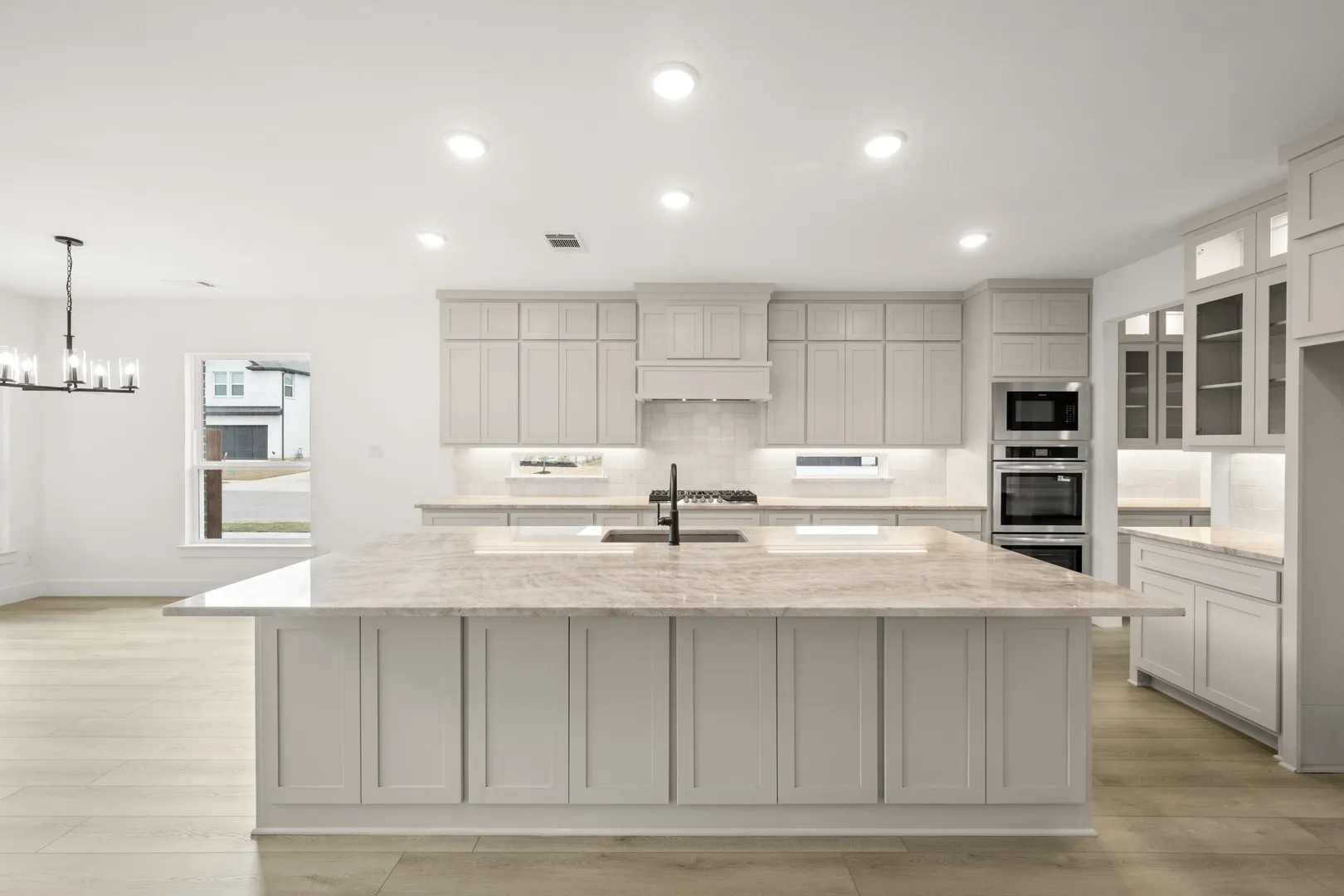 341 Loretta- Kitchen-3979