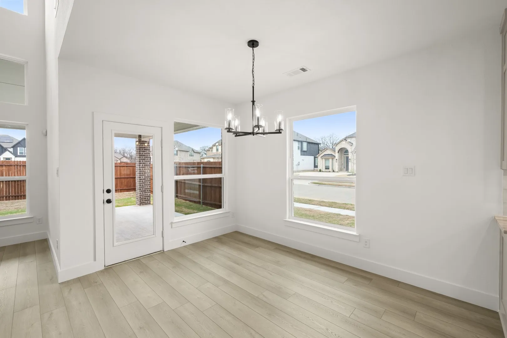341 Loretta- Dining-4015