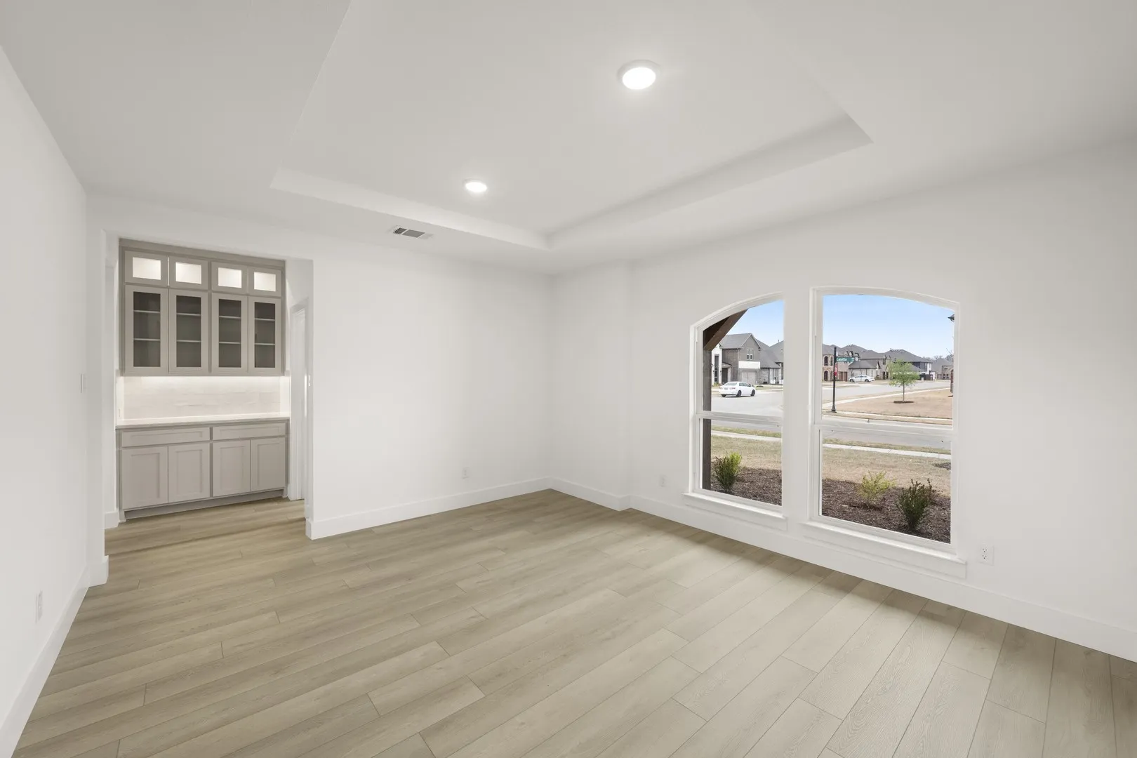 341 Loretta- Flex Space-3964