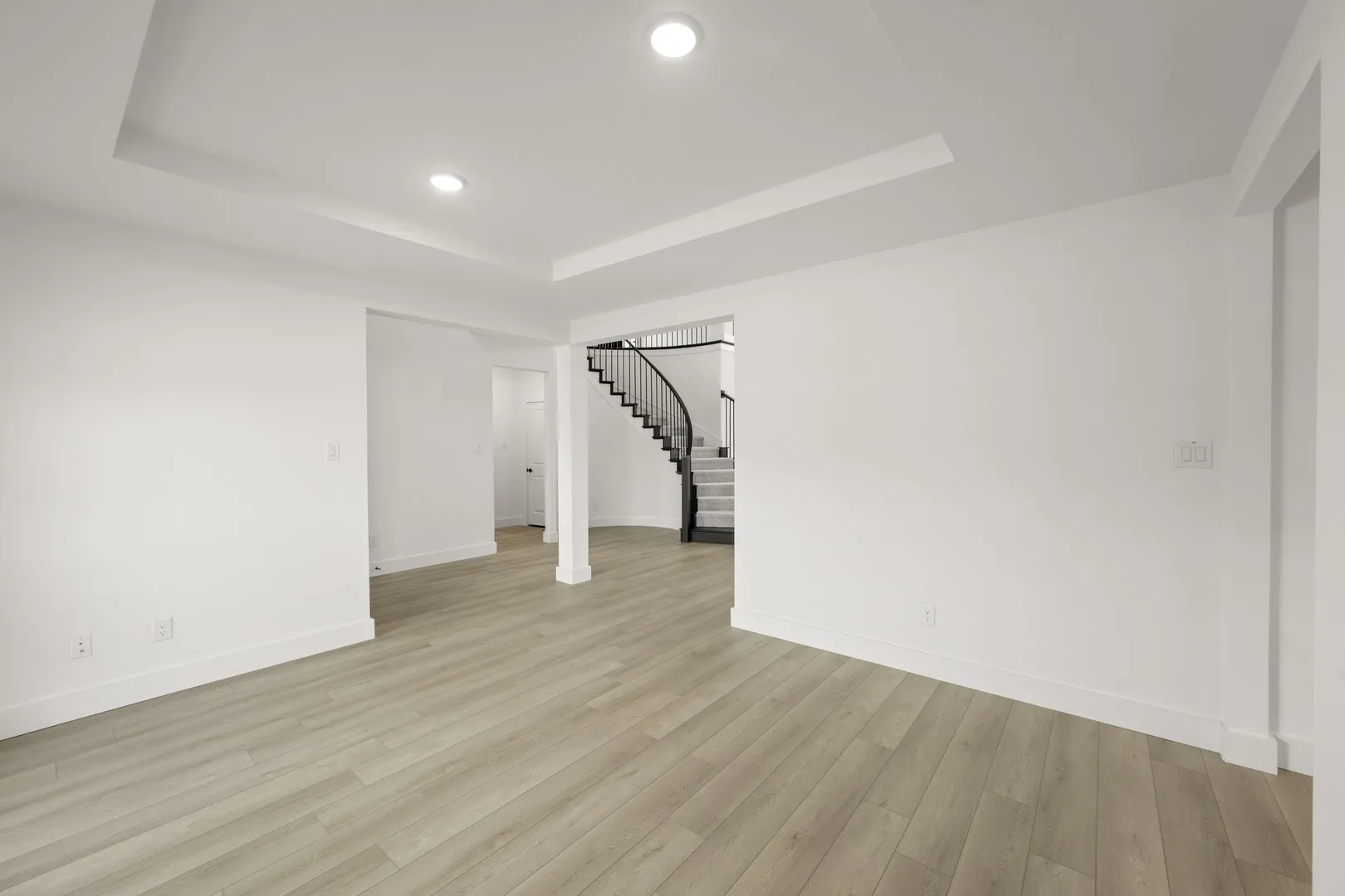 341 Loretta- Flex Space-3969