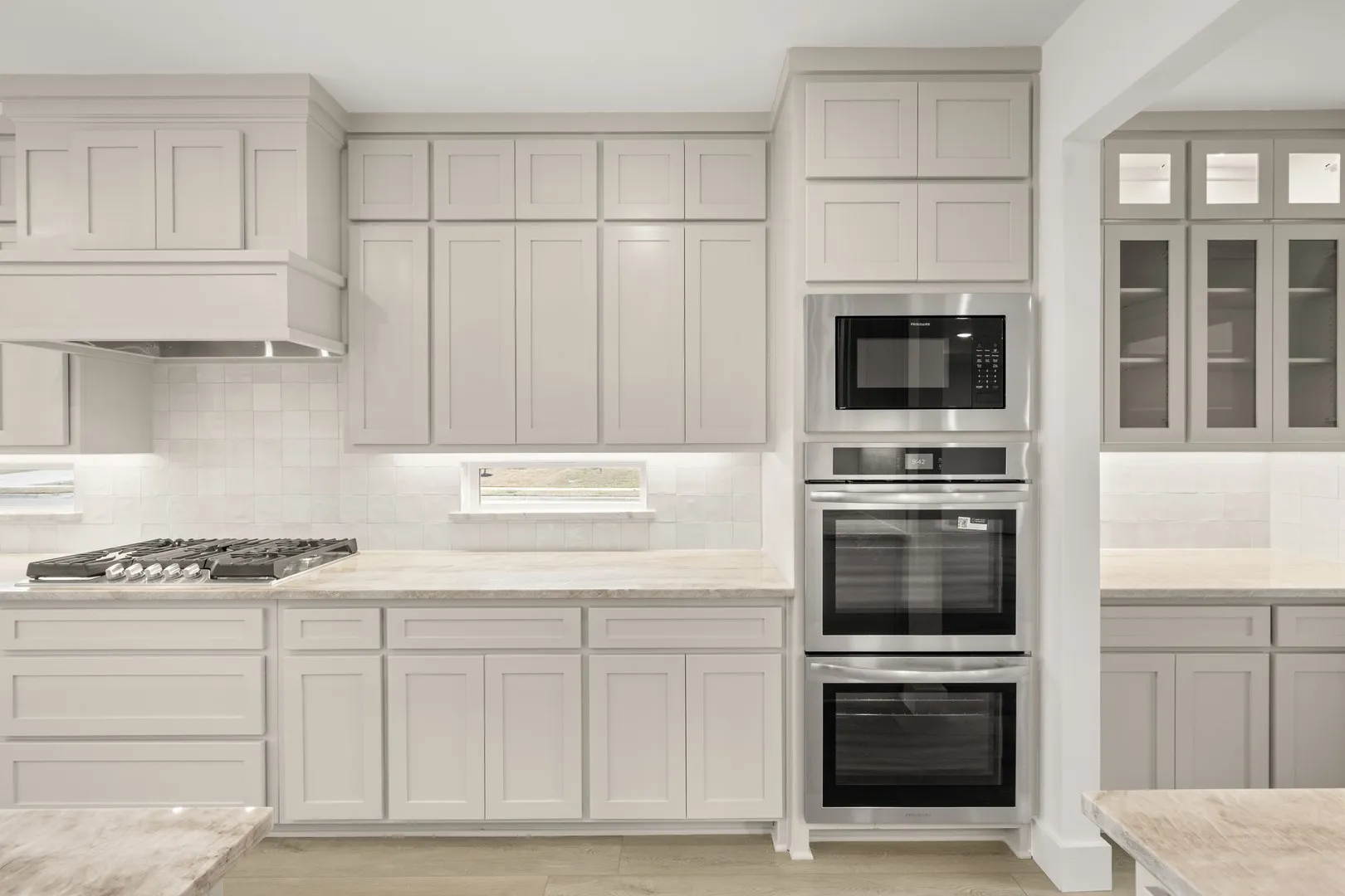 341 Loretta- Kitchen-4004