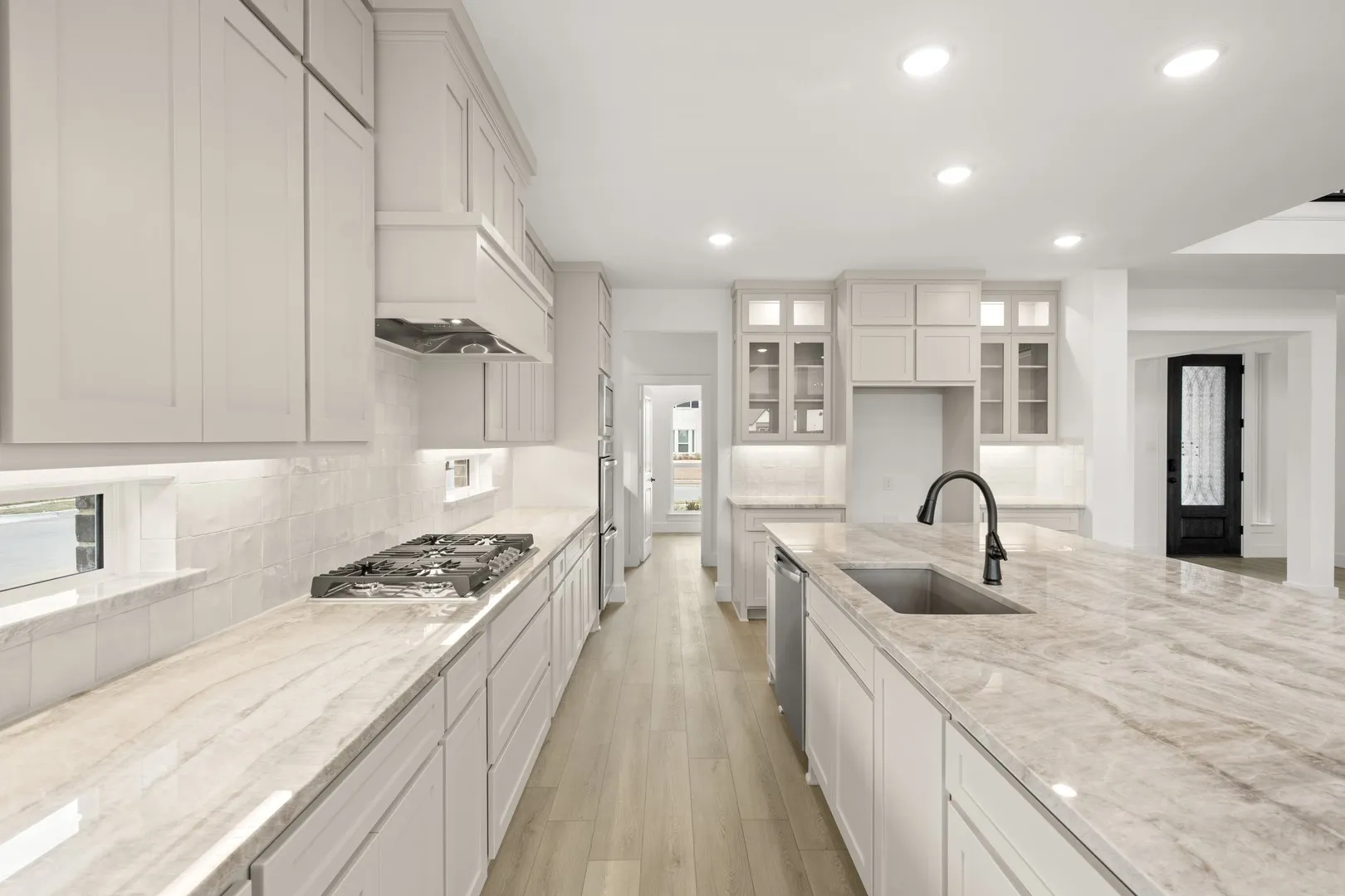 341 Loretta- Kitchen-3989