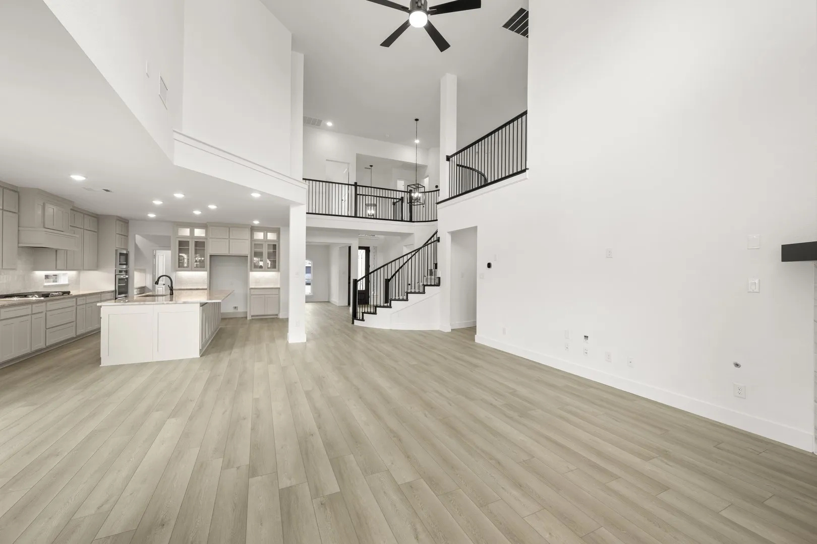 341 Loretta- Living Room-4034