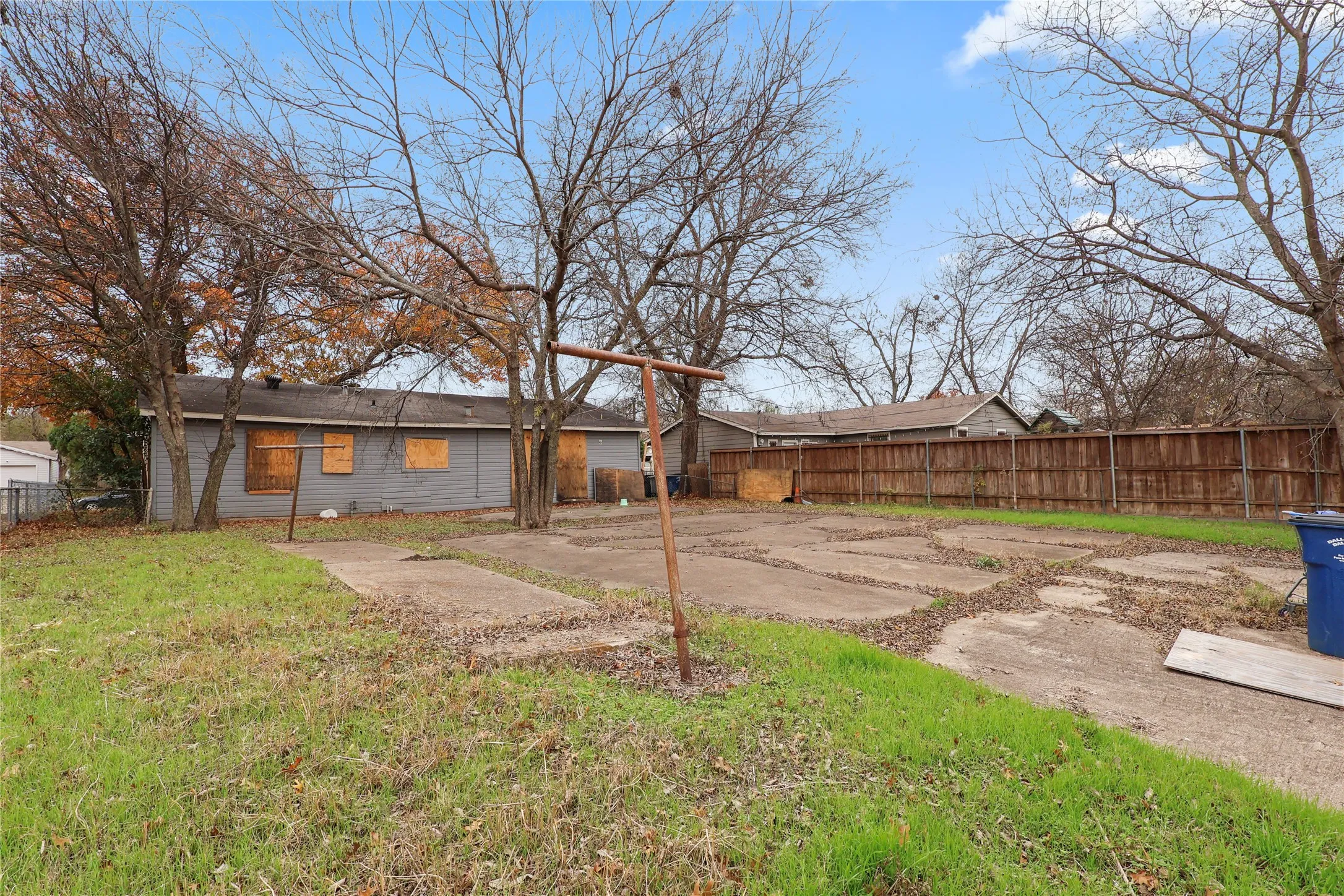 Single Family Residence For Sale in Dallas County , 725 Emberwood Drive, Dallas, Texas 75232, 4 Bedroom, 1 Bathroom, Garage spaces, 1,284 Sqft, built in 1956, mls#21129173, Real Estate Agent in Dallas, Homes For Sale in Dallas county, Homes For Sale in Dallas, Realtor in Dallas Texas, Real Estate Brokerage Independent Realty Texas, Luminita Cordes Realtor