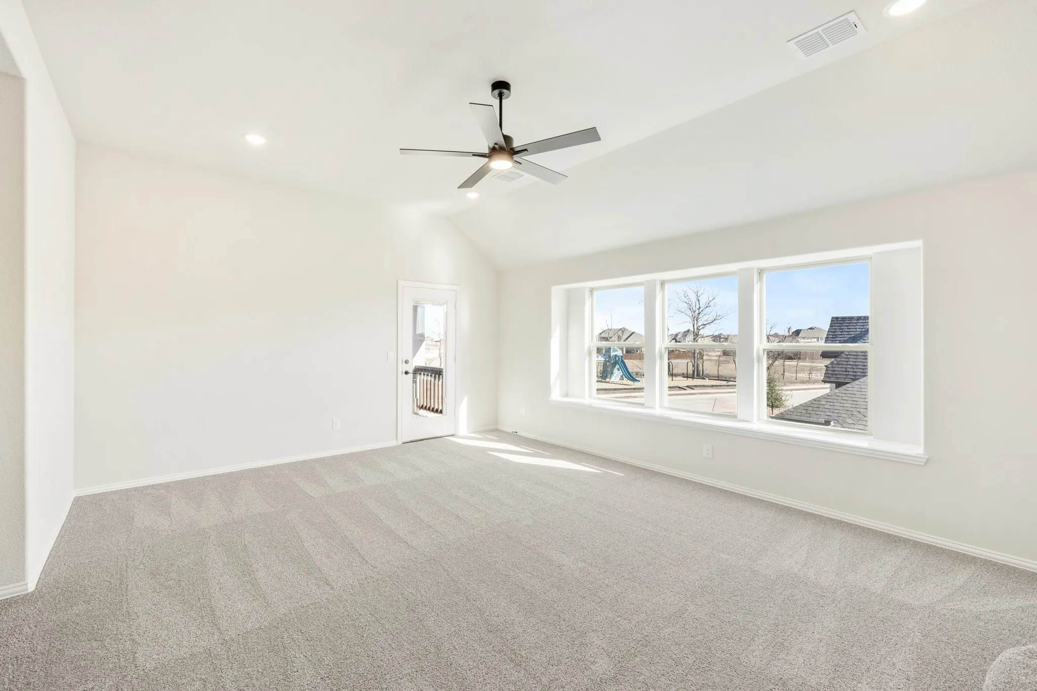 Single Family Residence For Sale in Ellis County , 115 Tetrad Circle, Waxahachie, Texas 75165, 4 Bedroom, 4 Bathroom, 3 Garage spaces, 3,435 Sqft, built in 2025, New Construction - Complete, mls#21125642, Real Estate Agent in Waxahachie, Homes For Sale in Ellis county, Homes For Sale in Waxahachie, Realtor in Waxahachie Texas, Real Estate Brokerage Independent Realty Texas, Luminita Cordes Realtor