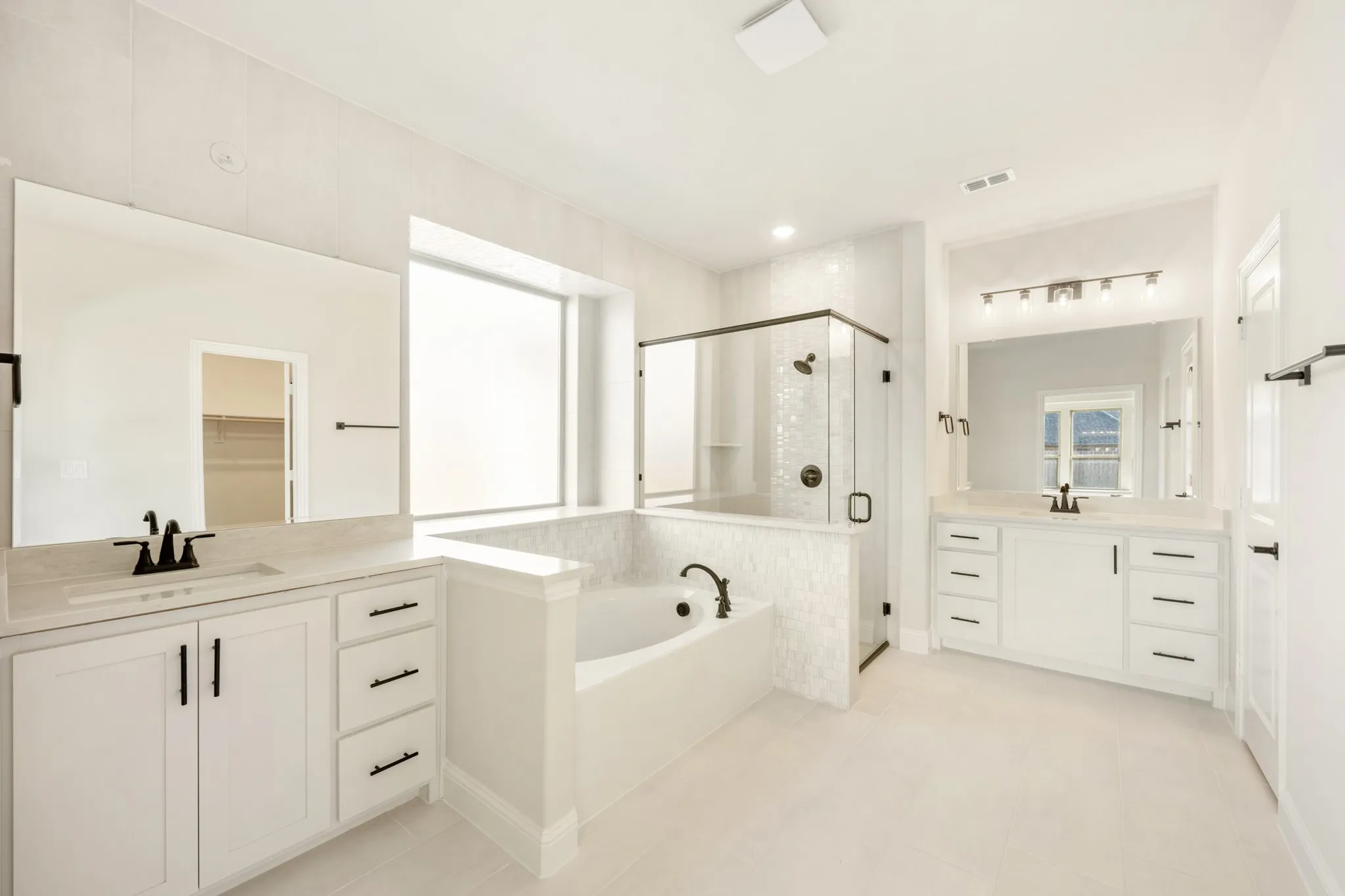 Single Family Residence For Sale in Ellis County , 115 Tetrad Circle, Waxahachie, Texas 75165, 4 Bedroom, 4 Bathroom, 3 Garage spaces, 3,435 Sqft, built in 2025, New Construction - Complete, mls#21125642, Real Estate Agent in Waxahachie, Homes For Sale in Ellis county, Homes For Sale in Waxahachie, Realtor in Waxahachie Texas, Real Estate Brokerage Independent Realty Texas, Luminita Cordes Realtor