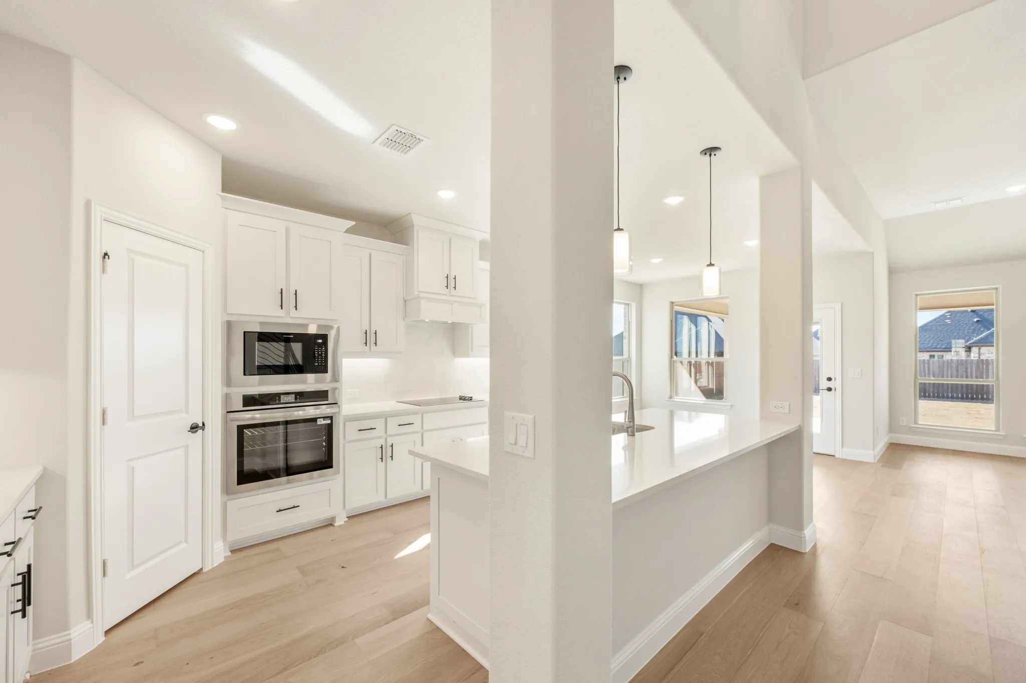 Single Family Residence For Sale in Ellis County , 115 Tetrad Circle, Waxahachie, Texas 75165, 4 Bedroom, 4 Bathroom, 3 Garage spaces, 3,435 Sqft, built in 2025, New Construction - Complete, mls#21125642, Real Estate Agent in Waxahachie, Homes For Sale in Ellis county, Homes For Sale in Waxahachie, Realtor in Waxahachie Texas, Real Estate Brokerage Independent Realty Texas, Luminita Cordes Realtor