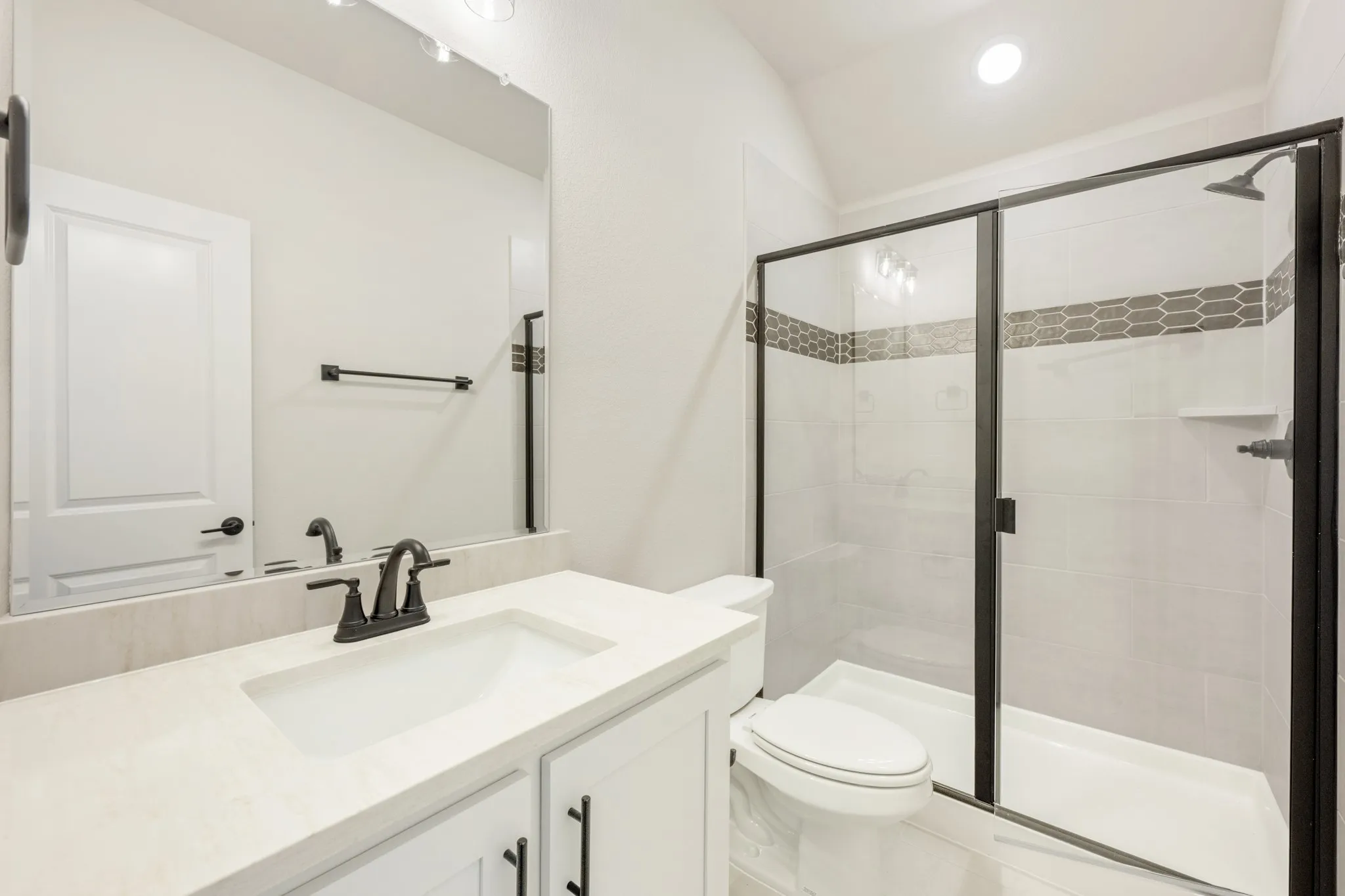 Single Family Residence For Sale in Ellis County , 115 Tetrad Circle, Waxahachie, Texas 75165, 4 Bedroom, 4 Bathroom, 3 Garage spaces, 3,435 Sqft, built in 2025, New Construction - Complete, mls#21125642, Real Estate Agent in Waxahachie, Homes For Sale in Ellis county, Homes For Sale in Waxahachie, Realtor in Waxahachie Texas, Real Estate Brokerage Independent Realty Texas, Luminita Cordes Realtor