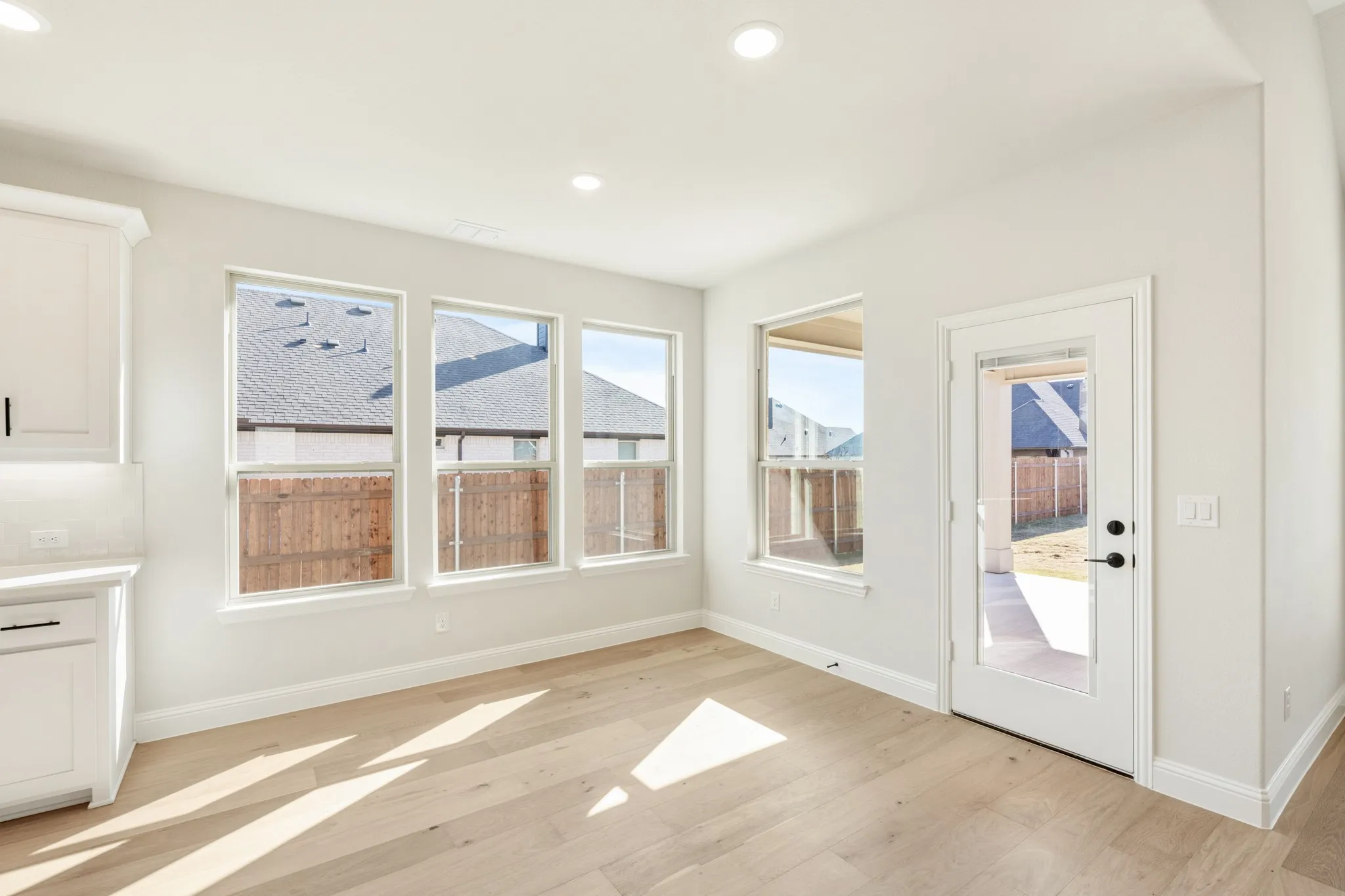 Single Family Residence For Sale in Ellis County , 115 Tetrad Circle, Waxahachie, Texas 75165, 4 Bedroom, 4 Bathroom, 3 Garage spaces, 3,435 Sqft, built in 2025, New Construction - Complete, mls#21125642, Real Estate Agent in Waxahachie, Homes For Sale in Ellis county, Homes For Sale in Waxahachie, Realtor in Waxahachie Texas, Real Estate Brokerage Independent Realty Texas, Luminita Cordes Realtor