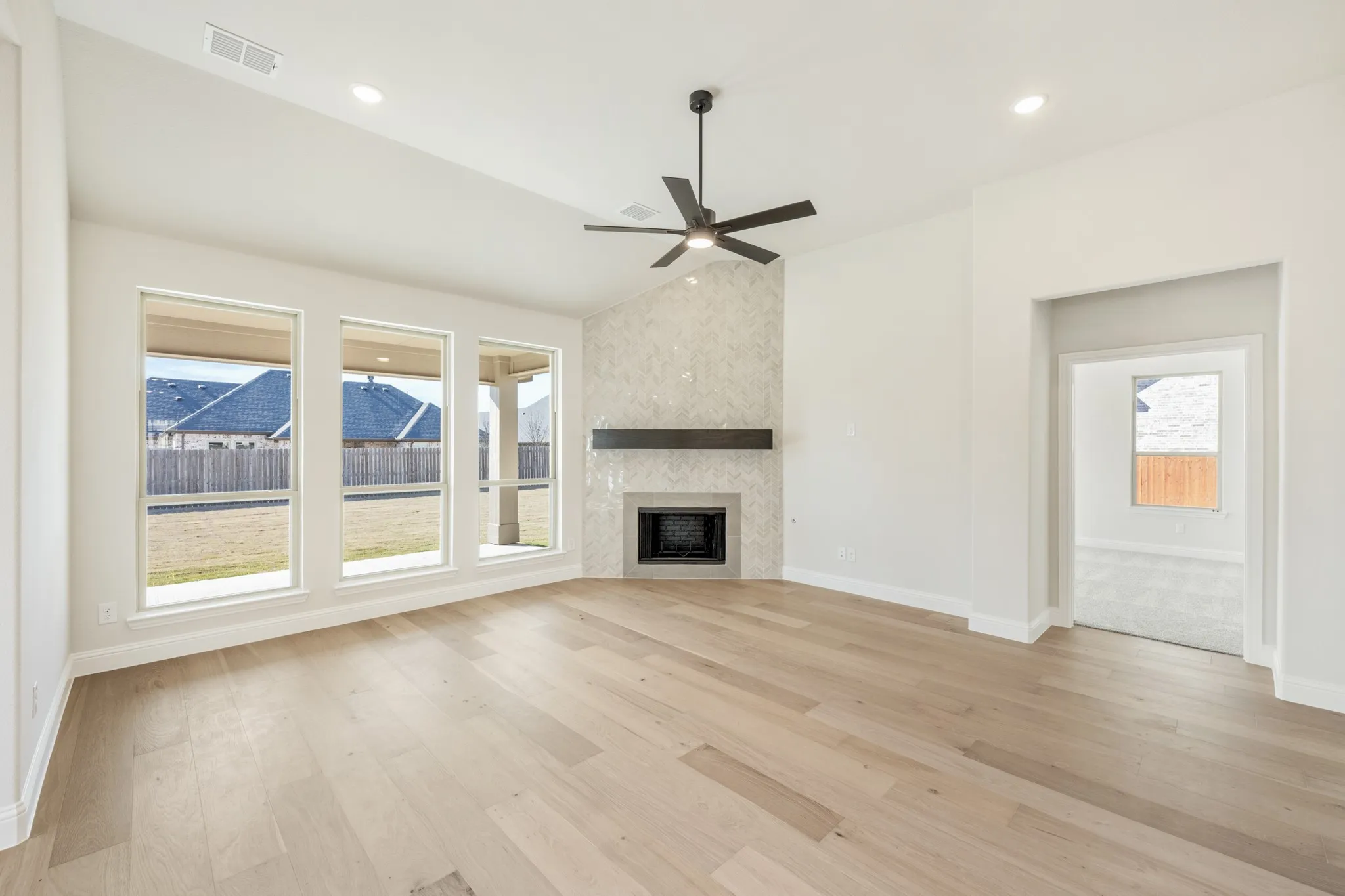 Single Family Residence For Sale in Ellis County , 115 Tetrad Circle, Waxahachie, Texas 75165, 4 Bedroom, 4 Bathroom, 3 Garage spaces, 3,435 Sqft, built in 2025, New Construction - Complete, mls#21125642, Real Estate Agent in Waxahachie, Homes For Sale in Ellis county, Homes For Sale in Waxahachie, Realtor in Waxahachie Texas, Real Estate Brokerage Independent Realty Texas, Luminita Cordes Realtor
