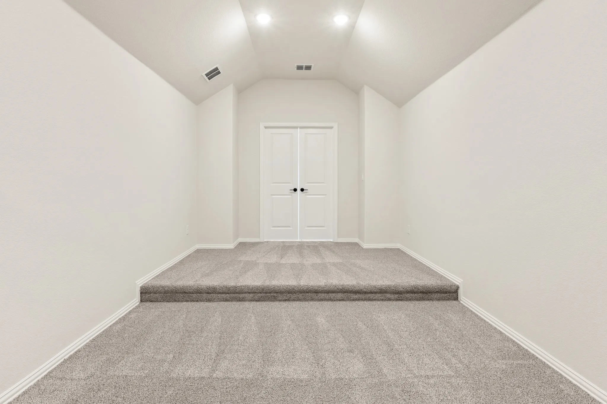 Single Family Residence For Sale in Ellis County , 115 Tetrad Circle, Waxahachie, Texas 75165, 4 Bedroom, 4 Bathroom, 3 Garage spaces, 3,435 Sqft, built in 2025, New Construction - Complete, mls#21125642, Real Estate Agent in Waxahachie, Homes For Sale in Ellis county, Homes For Sale in Waxahachie, Realtor in Waxahachie Texas, Real Estate Brokerage Independent Realty Texas, Luminita Cordes Realtor