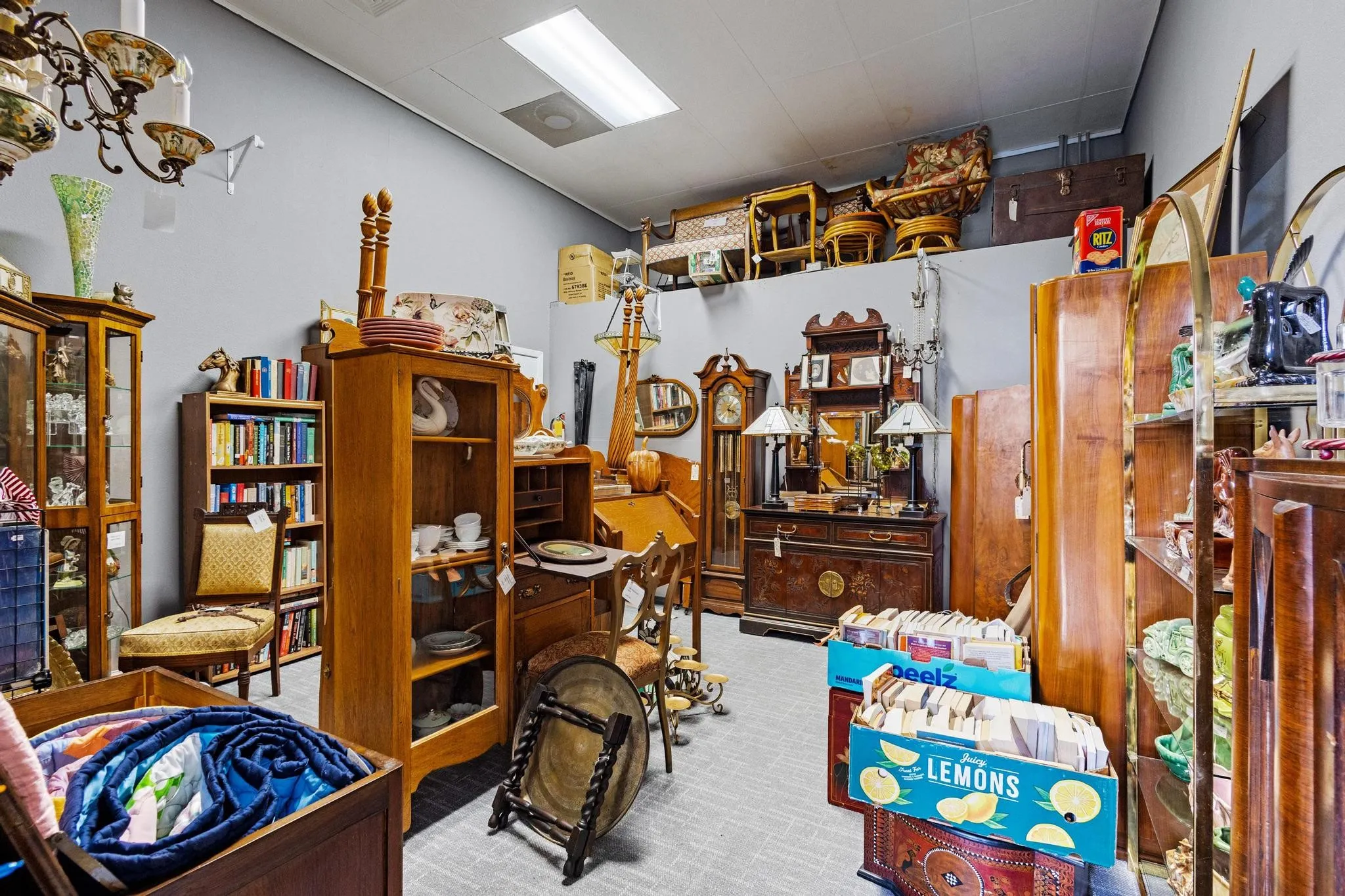 Retail For Sale in Grayson County , 431 W Main Street, Denison, Texas 75020, 0, 0, Garage spaces, 0 Sqft, built in 1959, Preowned, mls#21135204, Real Estate Agent in Denison, Homes For Sale in Grayson county, Homes For Sale in Denison, Realtor in Denison Texas, Real Estate Brokerage Independent Realty Texas, Luminita Cordes Realtor