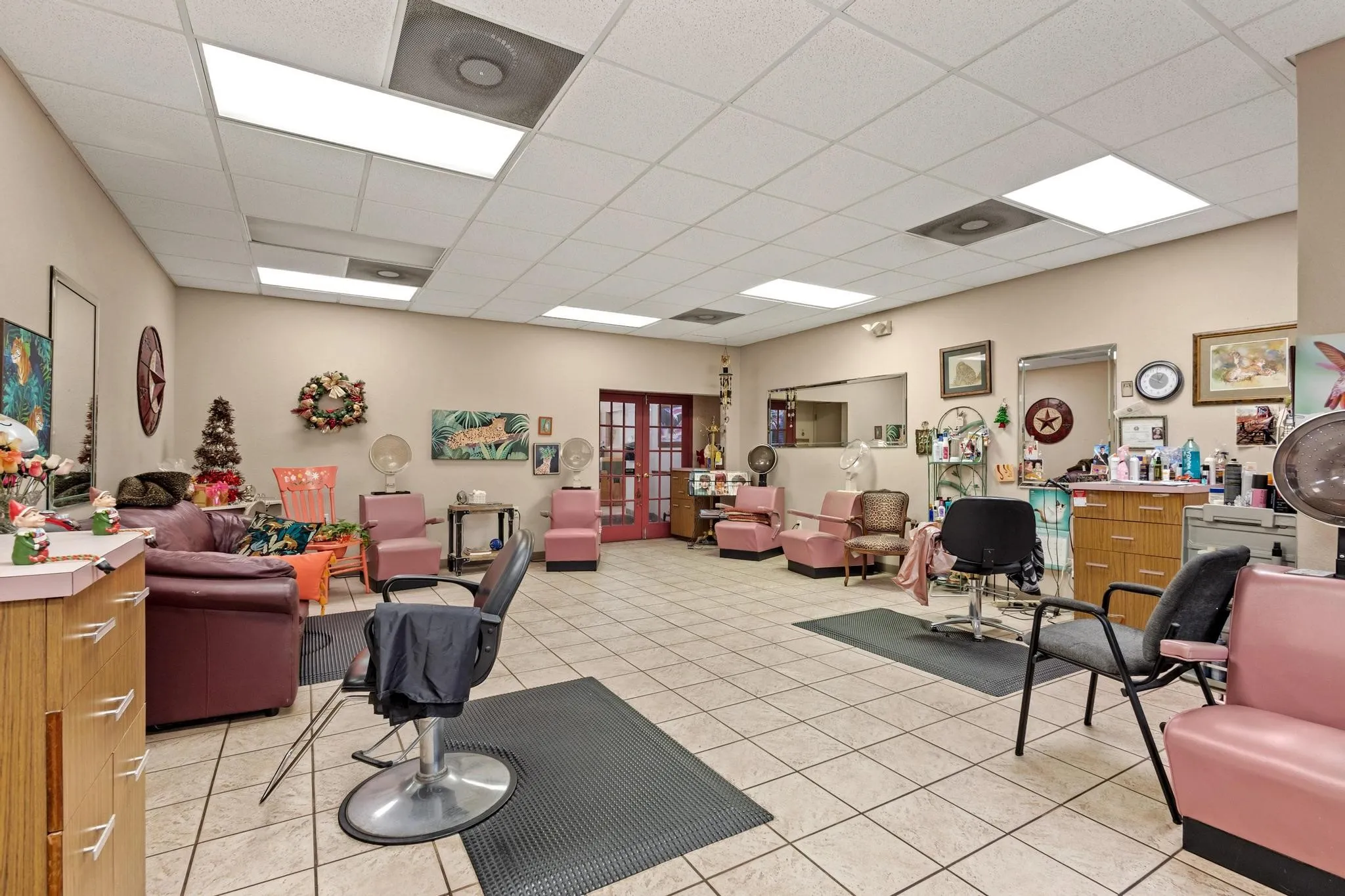 Retail For Sale in Grayson County , 431 W Main Street, Denison, Texas 75020, 0, 0, Garage spaces, 0 Sqft, built in 1959, Preowned, mls#21135204, Real Estate Agent in Denison, Homes For Sale in Grayson county, Homes For Sale in Denison, Realtor in Denison Texas, Real Estate Brokerage Independent Realty Texas, Luminita Cordes Realtor