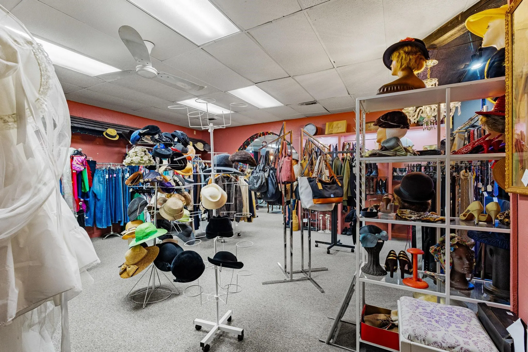 Retail For Sale in Grayson County , 431 W Main Street, Denison, Texas 75020, 0, 0, Garage spaces, 0 Sqft, built in 1959, Preowned, mls#21135204, Real Estate Agent in Denison, Homes For Sale in Grayson county, Homes For Sale in Denison, Realtor in Denison Texas, Real Estate Brokerage Independent Realty Texas, Luminita Cordes Realtor