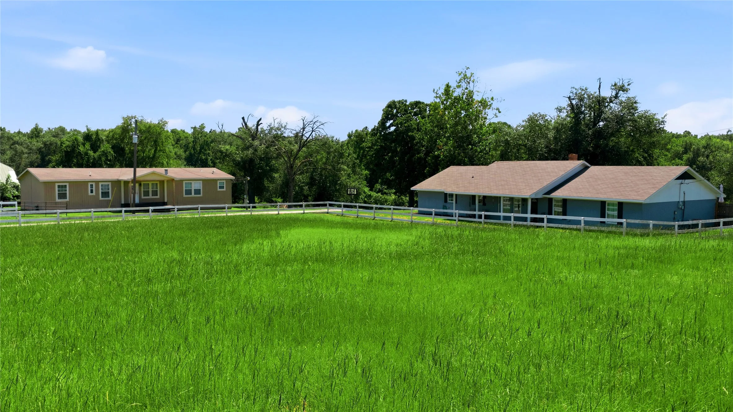 Single Family Residence For Sale in Henderson County , 12637 State Highway 19 N, Athens, Texas 75752, 3 Bedrooms, 2 Bathrooms, 2 Garage spaces, 1,674 Sqft, built in 1985, Preowned, Price $473,000, mls#21136586, Real Estate Agent in Athens, Homes For Sale in Henderson county, Homes For Sale in Athens, Realtor in Athens Texas, Real Estate Brokerage Independent Realty Texas, Luminita Cordes Realtor