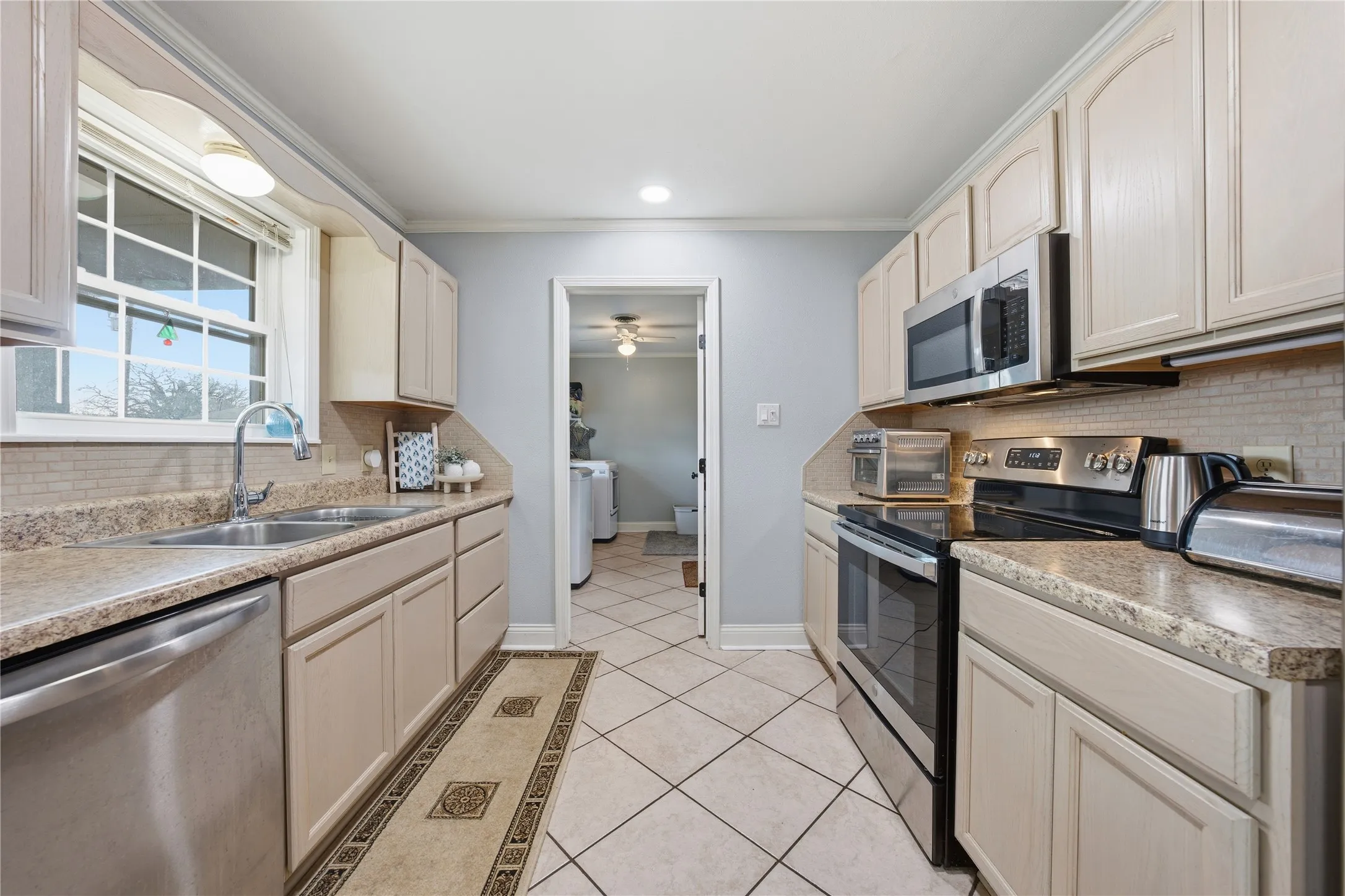 Single Family Residence For Sale in Henderson County , 12637 State Highway 19 N, Athens, Texas 75752, 3 Bedrooms, 2 Bathrooms, 2 Garage spaces, 1,674 Sqft, built in 1985, Preowned, Price $473,000, mls#21136586, Real Estate Agent in Athens, Homes For Sale in Henderson county, Homes For Sale in Athens, Realtor in Athens Texas, Real Estate Brokerage Independent Realty Texas, Luminita Cordes Realtor