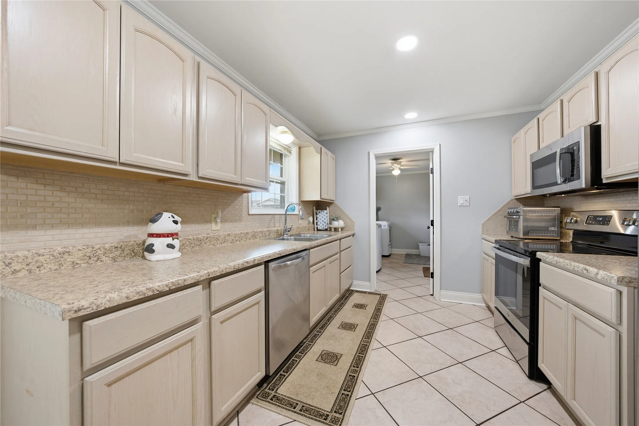 Single Family Residence For Sale in Henderson County , 12637 State Highway 19 N, Athens, Texas 75752, 3 Bedrooms, 2 Bathrooms, 2 Garage spaces, 1,674 Sqft, built in 1985, Preowned, Price $473,000, mls#21136586, Real Estate Agent in Athens, Homes For Sale in Henderson county, Homes For Sale in Athens, Realtor in Athens Texas, Real Estate Brokerage Independent Realty Texas, Luminita Cordes Realtor