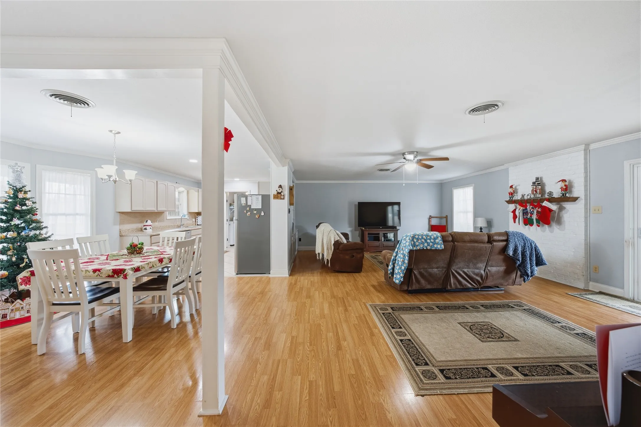 Single Family Residence For Sale in Henderson County , 12637 State Highway 19 N, Athens, Texas 75752, 3 Bedrooms, 2 Bathrooms, 2 Garage spaces, 1,674 Sqft, built in 1985, Preowned, Price $473,000, mls#21136586, Real Estate Agent in Athens, Homes For Sale in Henderson county, Homes For Sale in Athens, Realtor in Athens Texas, Real Estate Brokerage Independent Realty Texas, Luminita Cordes Realtor