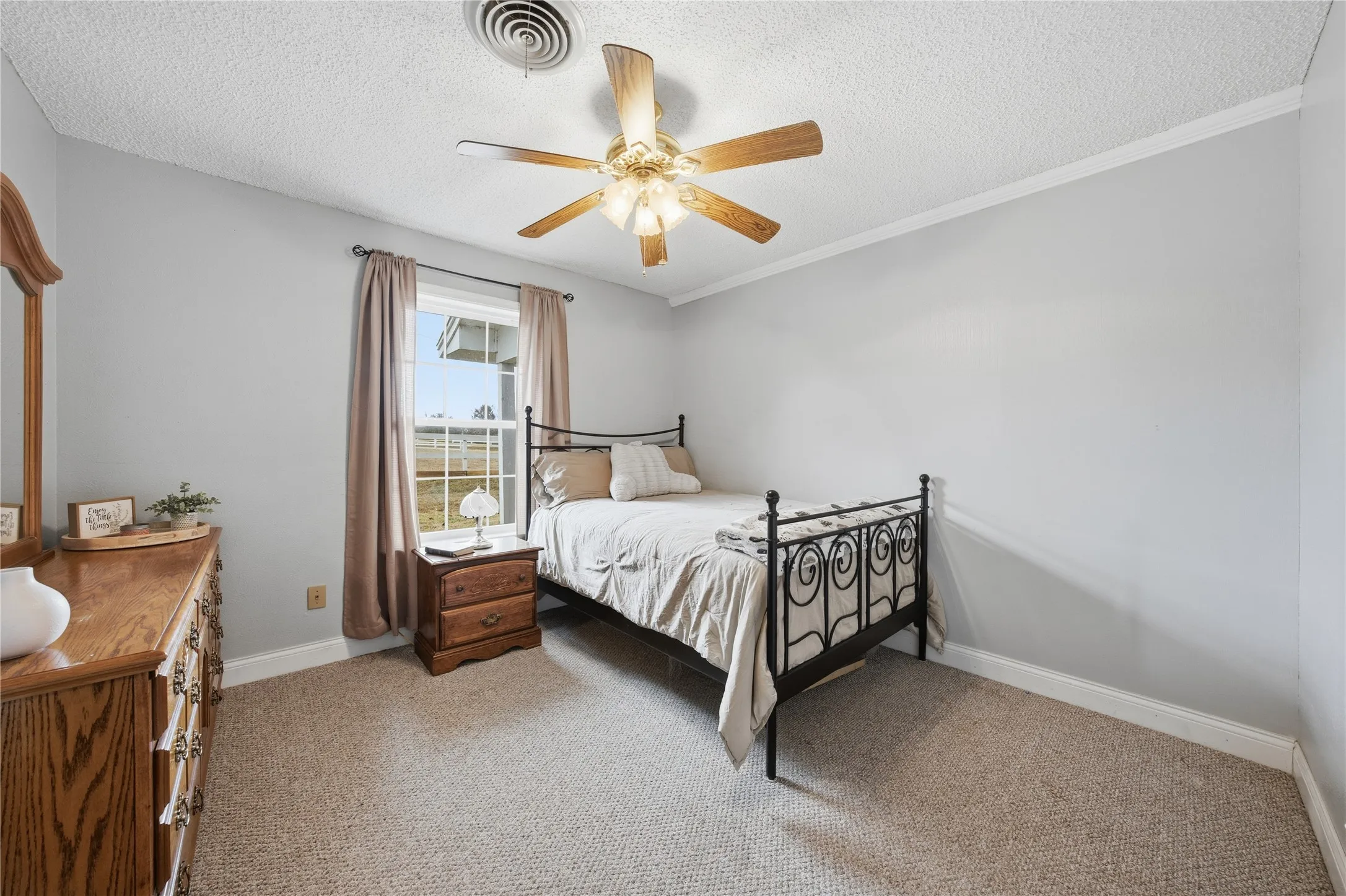 Single Family Residence For Sale in Henderson County , 12637 State Highway 19 N, Athens, Texas 75752, 3 Bedrooms, 2 Bathrooms, 2 Garage spaces, 1,674 Sqft, built in 1985, Preowned, Price $473,000, mls#21136586, Real Estate Agent in Athens, Homes For Sale in Henderson county, Homes For Sale in Athens, Realtor in Athens Texas, Real Estate Brokerage Independent Realty Texas, Luminita Cordes Realtor