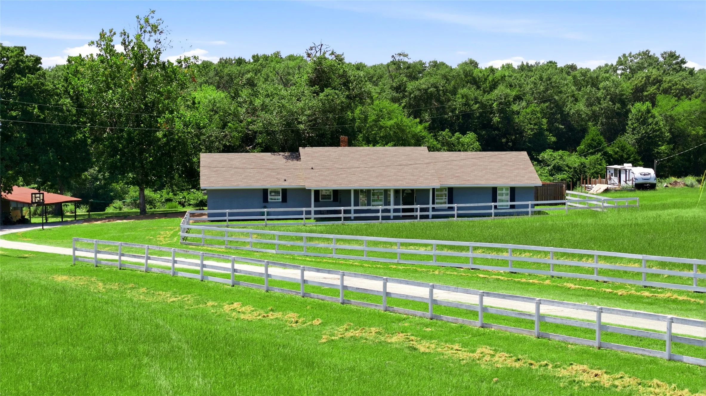 Single Family Residence For Sale in Henderson County , 12637 State Highway 19 N, Athens, Texas 75752, 3 Bedrooms, 2 Bathrooms, 2 Garage spaces, 1,674 Sqft, built in 1985, Preowned, Price $473,000, mls#21136586, Real Estate Agent in Athens, Homes For Sale in Henderson county, Homes For Sale in Athens, Realtor in Athens Texas, Real Estate Brokerage Independent Realty Texas, Luminita Cordes Realtor