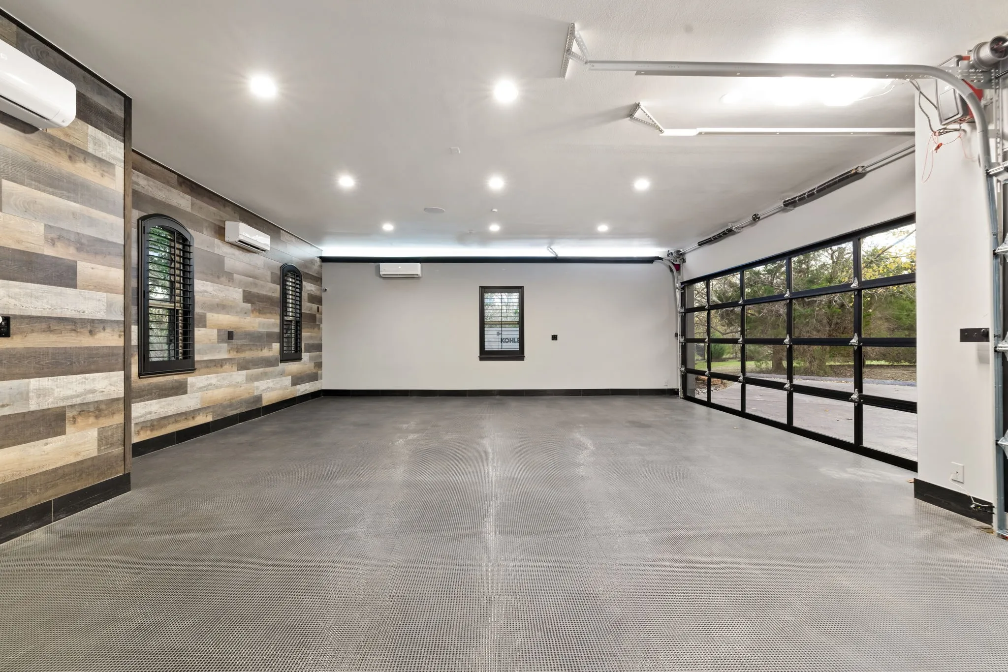 Climate controlled 3 bay garage