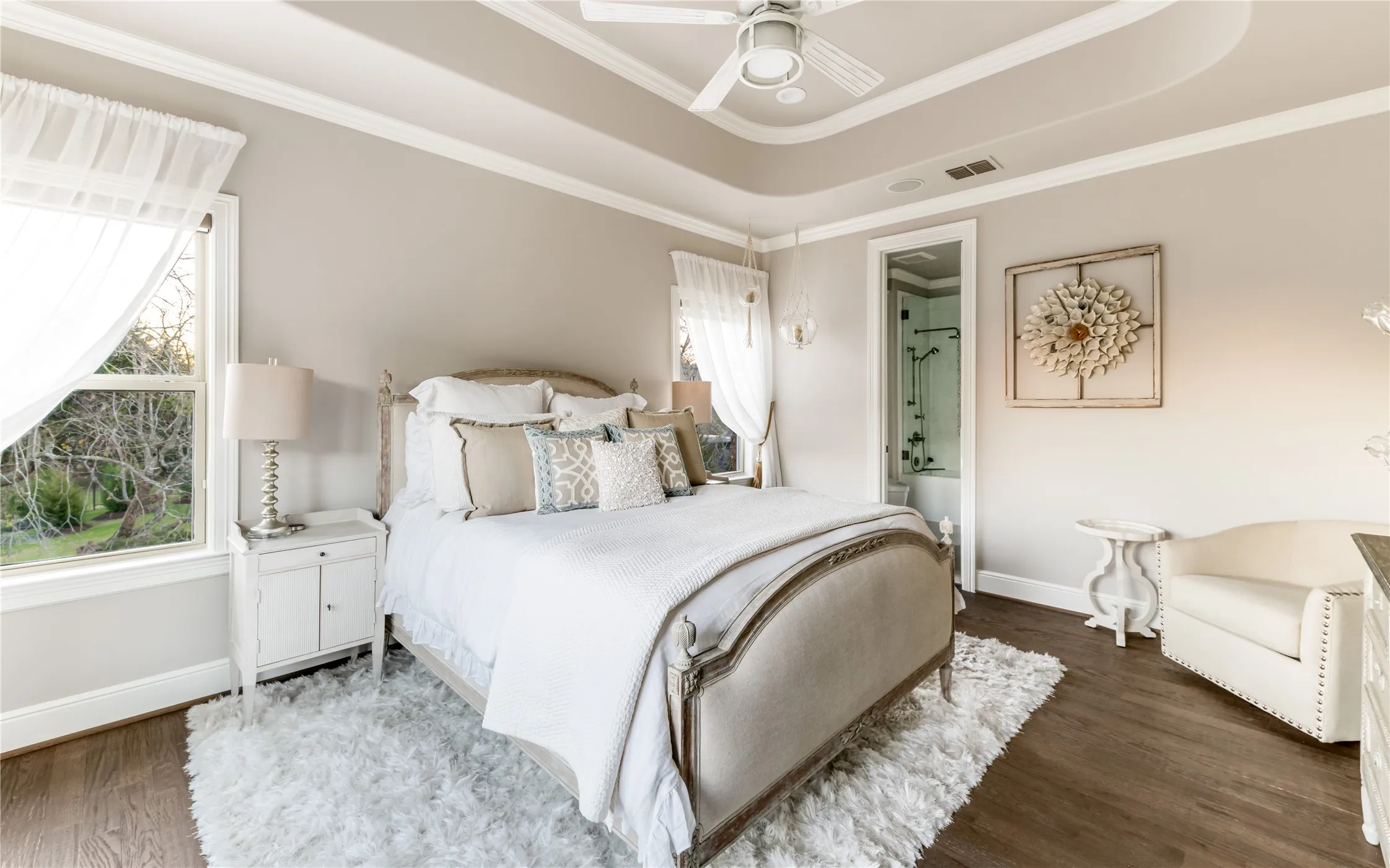 Secondary upstairs bedroom with on suite