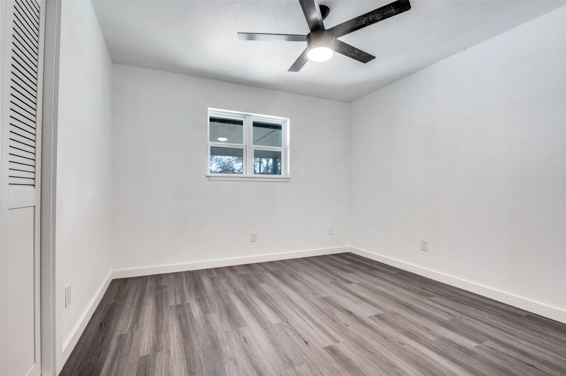 Single Family Residence For Sale in Dallas County , 1241 Springbrook Drive, De Soto, Texas 75115, 4 Bedroom, 3 Bathroom, 2 Garage spaces, 1,865 Sqft, built in 1969, Preowned, mls#21136514, Real Estate Agent in De Soto, Homes For Sale in Dallas county, Homes For Sale in De Soto, Realtor in De Soto Texas, Real Estate Brokerage Independent Realty Texas, Luminita Cordes Realtor