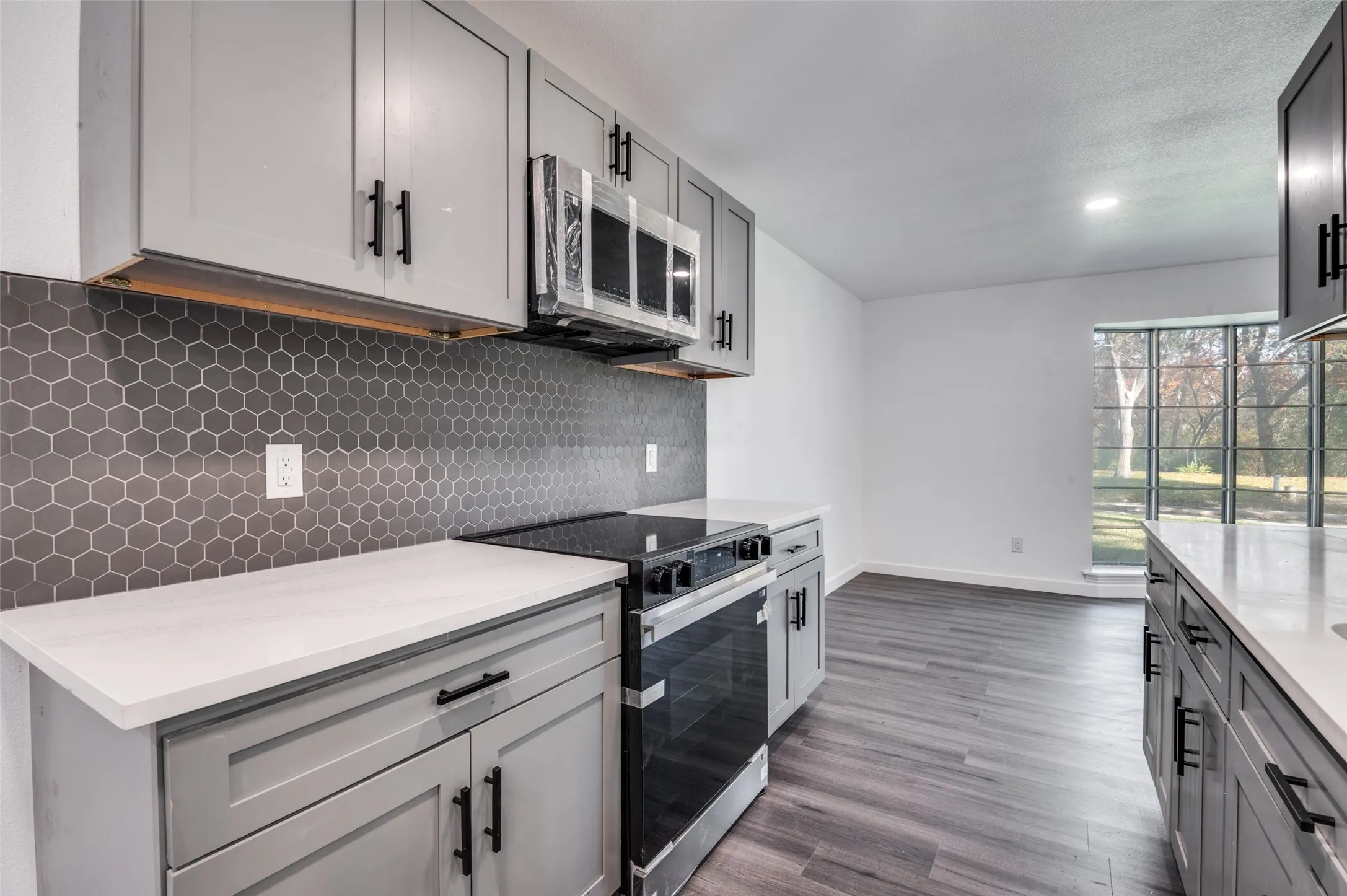 Single Family Residence For Sale in Dallas County , 1241 Springbrook Drive, De Soto, Texas 75115, 4 Bedroom, 3 Bathroom, 2 Garage spaces, 1,865 Sqft, built in 1969, Preowned, mls#21136514, Real Estate Agent in De Soto, Homes For Sale in Dallas county, Homes For Sale in De Soto, Realtor in De Soto Texas, Real Estate Brokerage Independent Realty Texas, Luminita Cordes Realtor