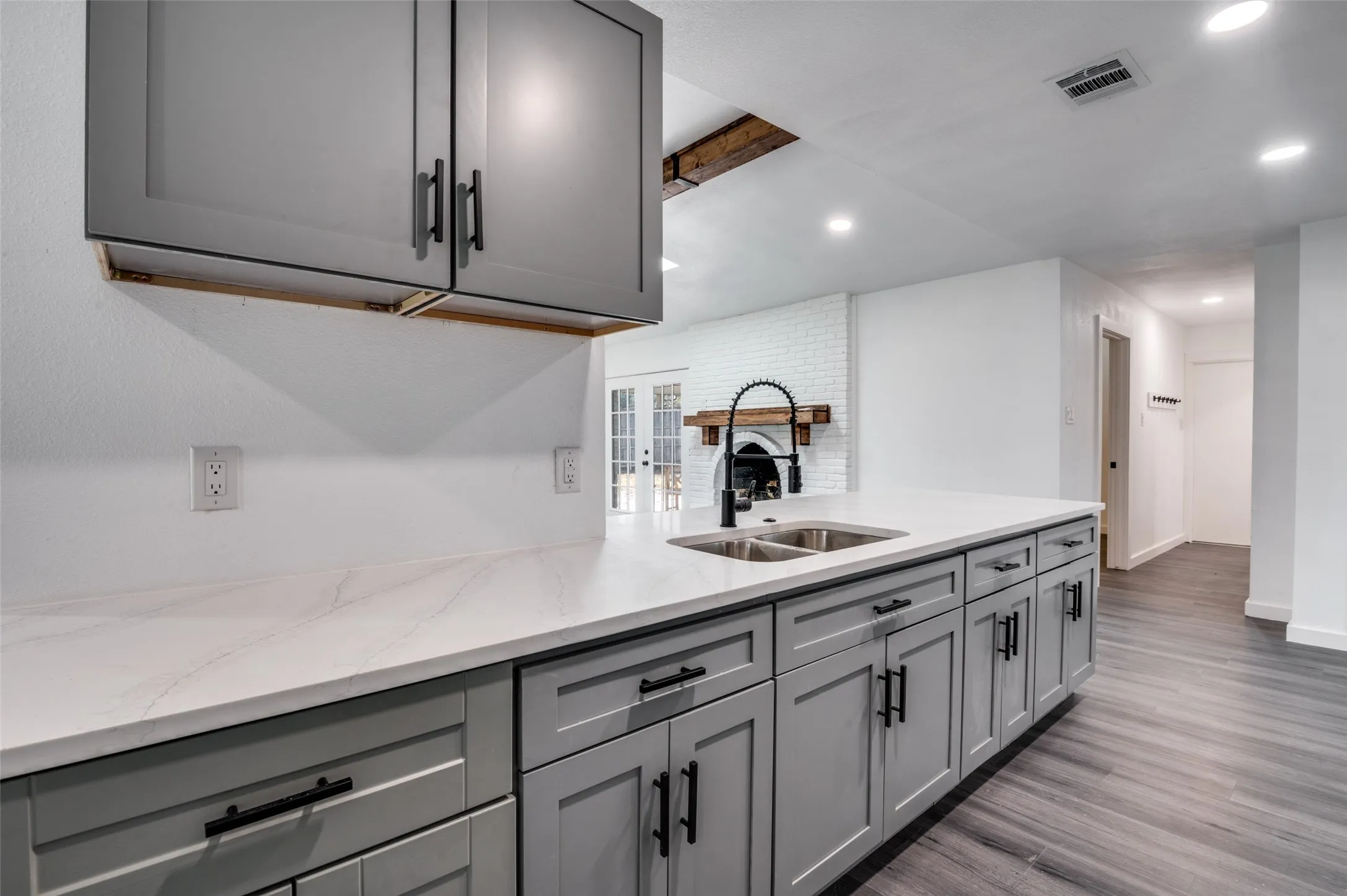 Single Family Residence For Sale in Dallas County , 1241 Springbrook Drive, De Soto, Texas 75115, 4 Bedroom, 3 Bathroom, 2 Garage spaces, 1,865 Sqft, built in 1969, Preowned, mls#21136514, Real Estate Agent in De Soto, Homes For Sale in Dallas county, Homes For Sale in De Soto, Realtor in De Soto Texas, Real Estate Brokerage Independent Realty Texas, Luminita Cordes Realtor