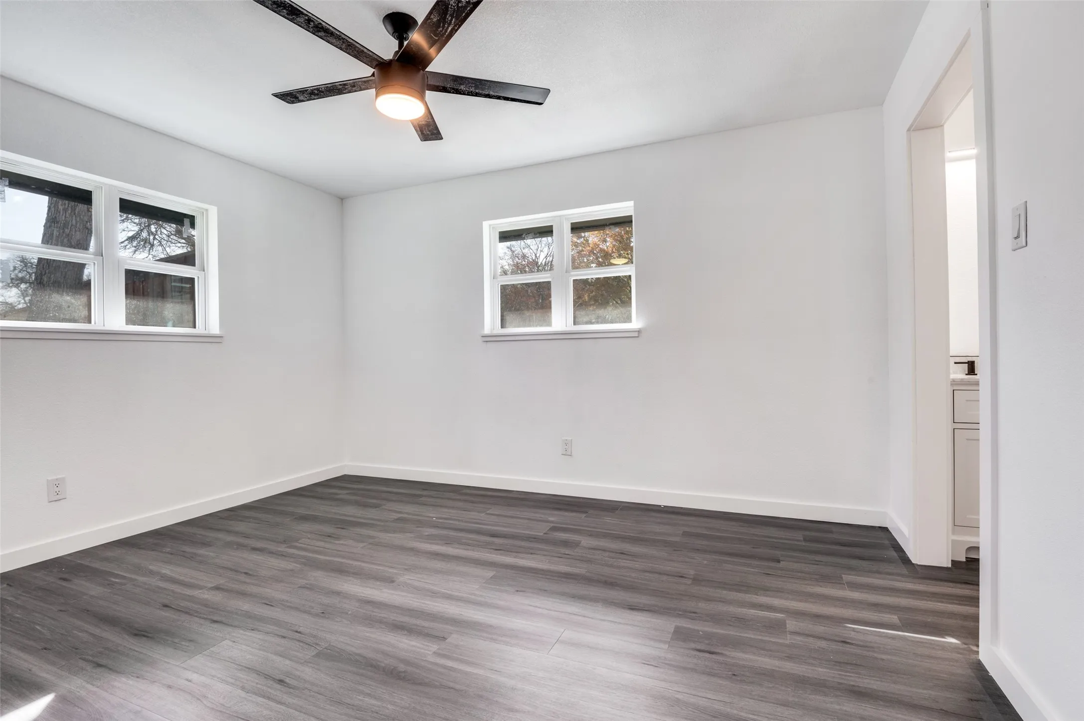 Single Family Residence For Sale in Dallas County , 1241 Springbrook Drive, De Soto, Texas 75115, 4 Bedroom, 3 Bathroom, 2 Garage spaces, 1,865 Sqft, built in 1969, Preowned, mls#21136514, Real Estate Agent in De Soto, Homes For Sale in Dallas county, Homes For Sale in De Soto, Realtor in De Soto Texas, Real Estate Brokerage Independent Realty Texas, Luminita Cordes Realtor