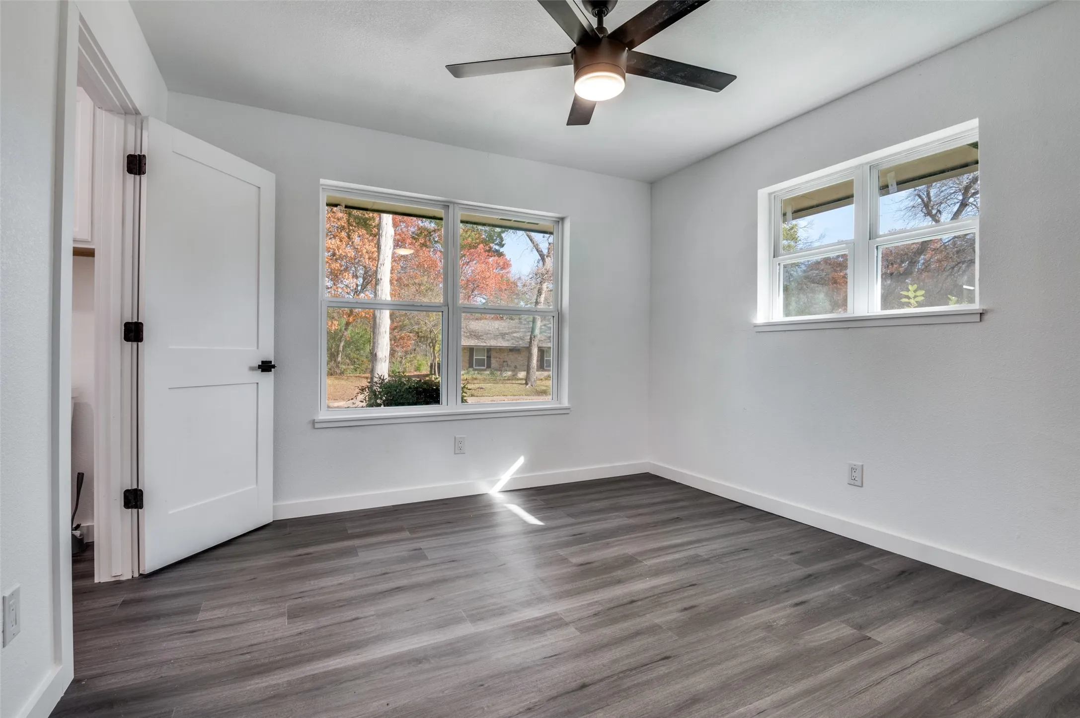 Single Family Residence For Sale in Dallas County , 1241 Springbrook Drive, De Soto, Texas 75115, 4 Bedroom, 3 Bathroom, 2 Garage spaces, 1,865 Sqft, built in 1969, Preowned, mls#21136514, Real Estate Agent in De Soto, Homes For Sale in Dallas county, Homes For Sale in De Soto, Realtor in De Soto Texas, Real Estate Brokerage Independent Realty Texas, Luminita Cordes Realtor