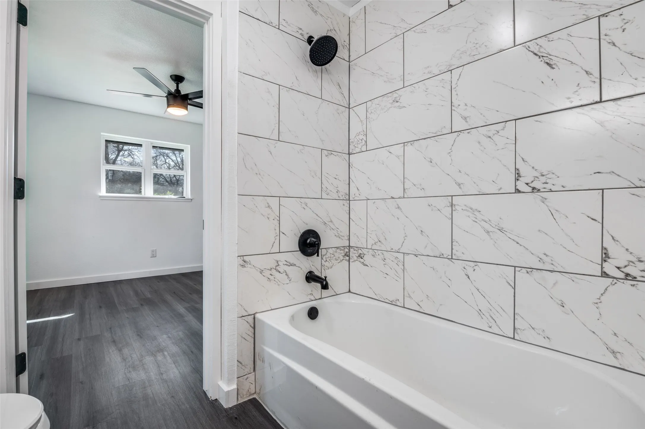 Single Family Residence For Sale in Dallas County , 1241 Springbrook Drive, De Soto, Texas 75115, 4 Bedroom, 3 Bathroom, 2 Garage spaces, 1,865 Sqft, built in 1969, Preowned, mls#21136514, Real Estate Agent in De Soto, Homes For Sale in Dallas county, Homes For Sale in De Soto, Realtor in De Soto Texas, Real Estate Brokerage Independent Realty Texas, Luminita Cordes Realtor