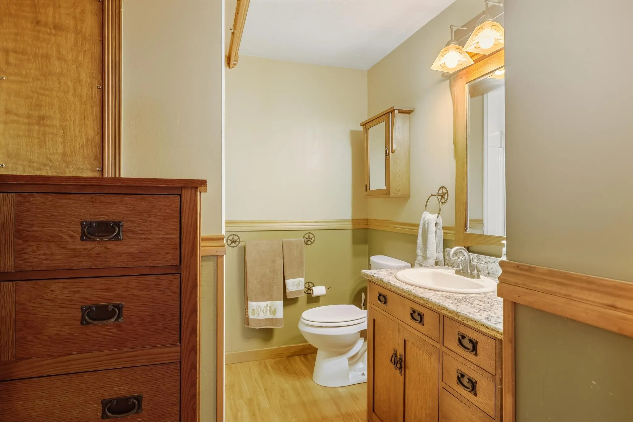 Single Family Residence For Sale in Wise County , 904 County Road 3341, Paradise, Texas 76073, 3 Bedroom, 3 Bathroom, 2 Garage spaces, 2,654 Sqft, built in 2007, Preowned, mls#21128054, Real Estate Agent in Paradise, Homes For Sale in Wise county, Homes For Sale in Paradise, Realtor in Paradise Texas, Real Estate Brokerage Independent Realty Texas, Luminita Cordes Realtor