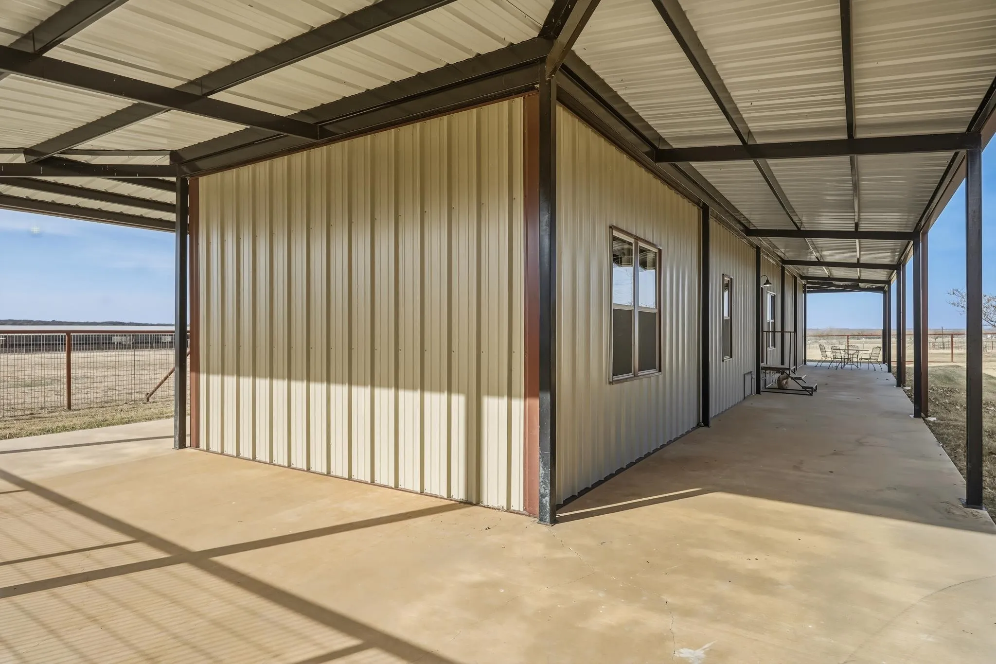 Single Family Residence For Sale in Wise County , 904 County Road 3341, Paradise, Texas 76073, 3 Bedroom, 3 Bathroom, 2 Garage spaces, 2,654 Sqft, built in 2007, Preowned, mls#21128054, Real Estate Agent in Paradise, Homes For Sale in Wise county, Homes For Sale in Paradise, Realtor in Paradise Texas, Real Estate Brokerage Independent Realty Texas, Luminita Cordes Realtor