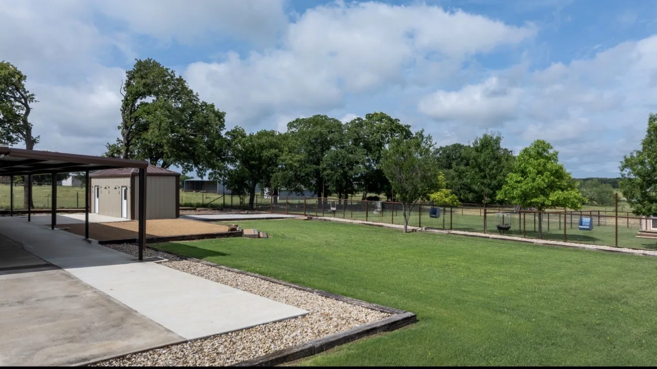 Single Family Residence For Sale in Wise County , 904 County Road 3341, Paradise, Texas 76073, 3 Bedroom, 3 Bathroom, 2 Garage spaces, 2,654 Sqft, built in 2007, Preowned, mls#21128054, Real Estate Agent in Paradise, Homes For Sale in Wise county, Homes For Sale in Paradise, Realtor in Paradise Texas, Real Estate Brokerage Independent Realty Texas, Luminita Cordes Realtor