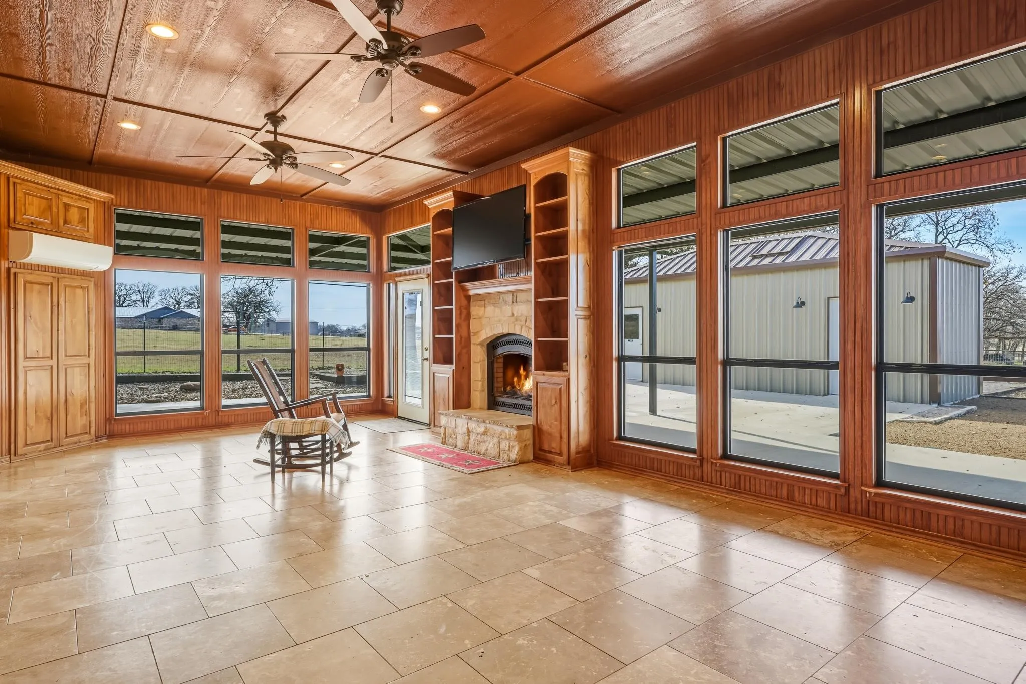 Single Family Residence For Sale in Wise County , 904 County Road 3341, Paradise, Texas 76073, 3 Bedroom, 3 Bathroom, 2 Garage spaces, 2,654 Sqft, built in 2007, Preowned, mls#21128054, Real Estate Agent in Paradise, Homes For Sale in Wise county, Homes For Sale in Paradise, Realtor in Paradise Texas, Real Estate Brokerage Independent Realty Texas, Luminita Cordes Realtor