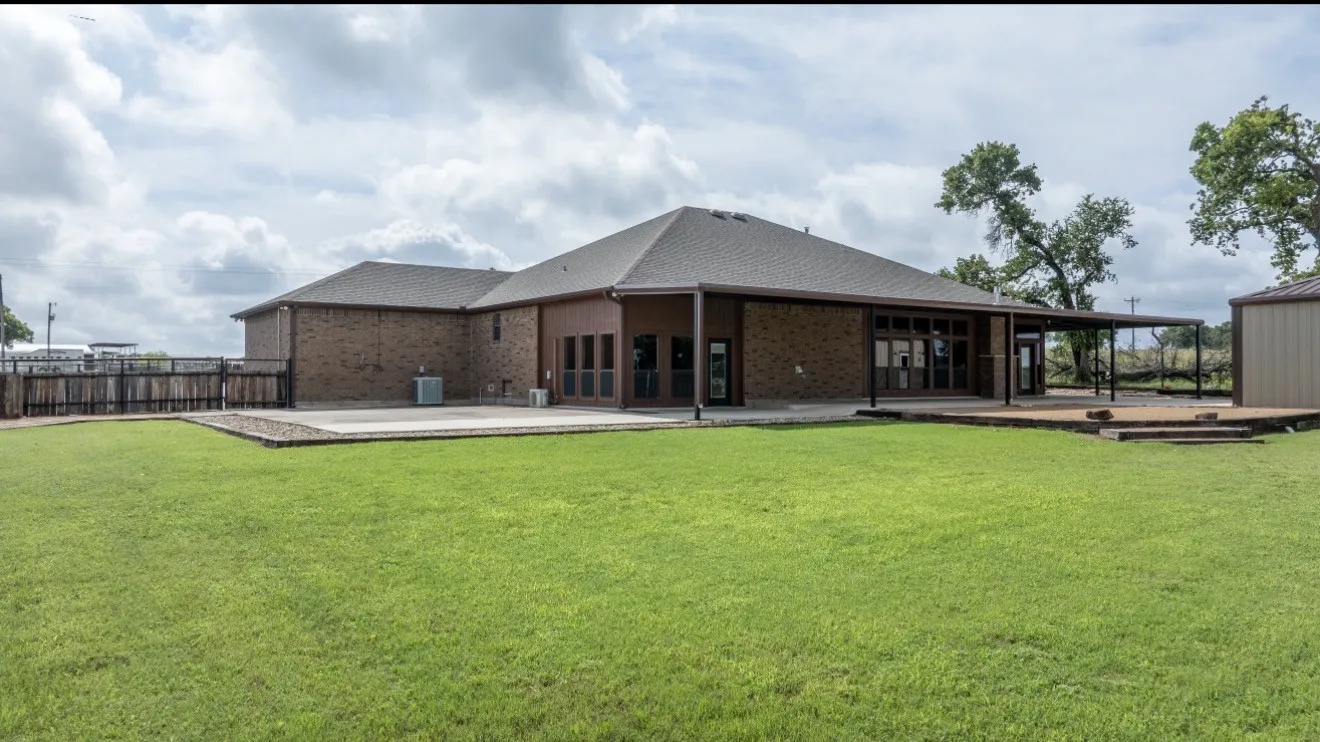 Single Family Residence For Sale in Wise County , 904 County Road 3341, Paradise, Texas 76073, 3 Bedroom, 3 Bathroom, 2 Garage spaces, 2,654 Sqft, built in 2007, Preowned, mls#21128054, Real Estate Agent in Paradise, Homes For Sale in Wise county, Homes For Sale in Paradise, Realtor in Paradise Texas, Real Estate Brokerage Independent Realty Texas, Luminita Cordes Realtor